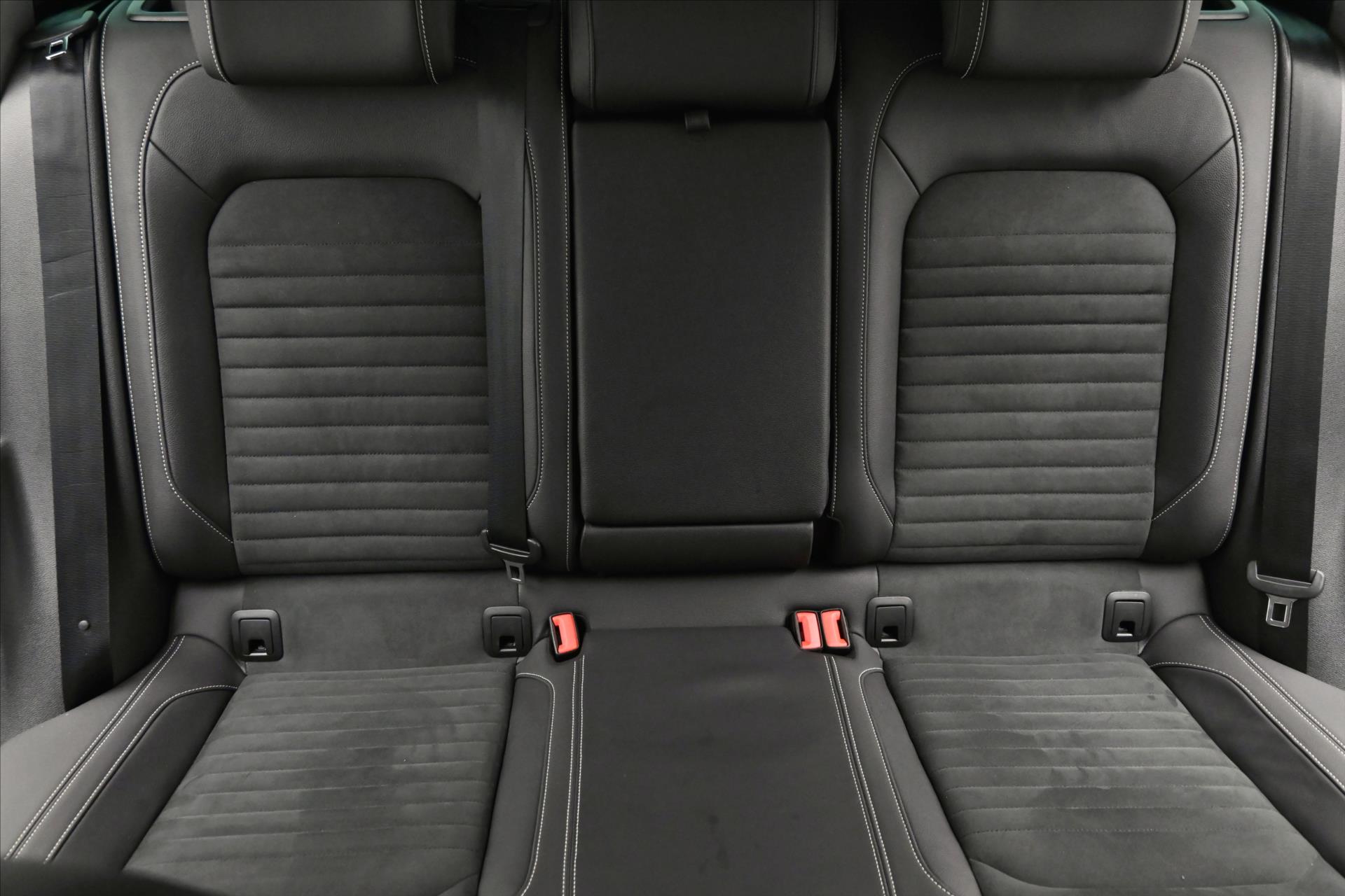 Hlavní fotografie vozu Volkswagen Passat 2,0 TDI 110 kW DSG ELEGANCE Záruka až 5 let (29)