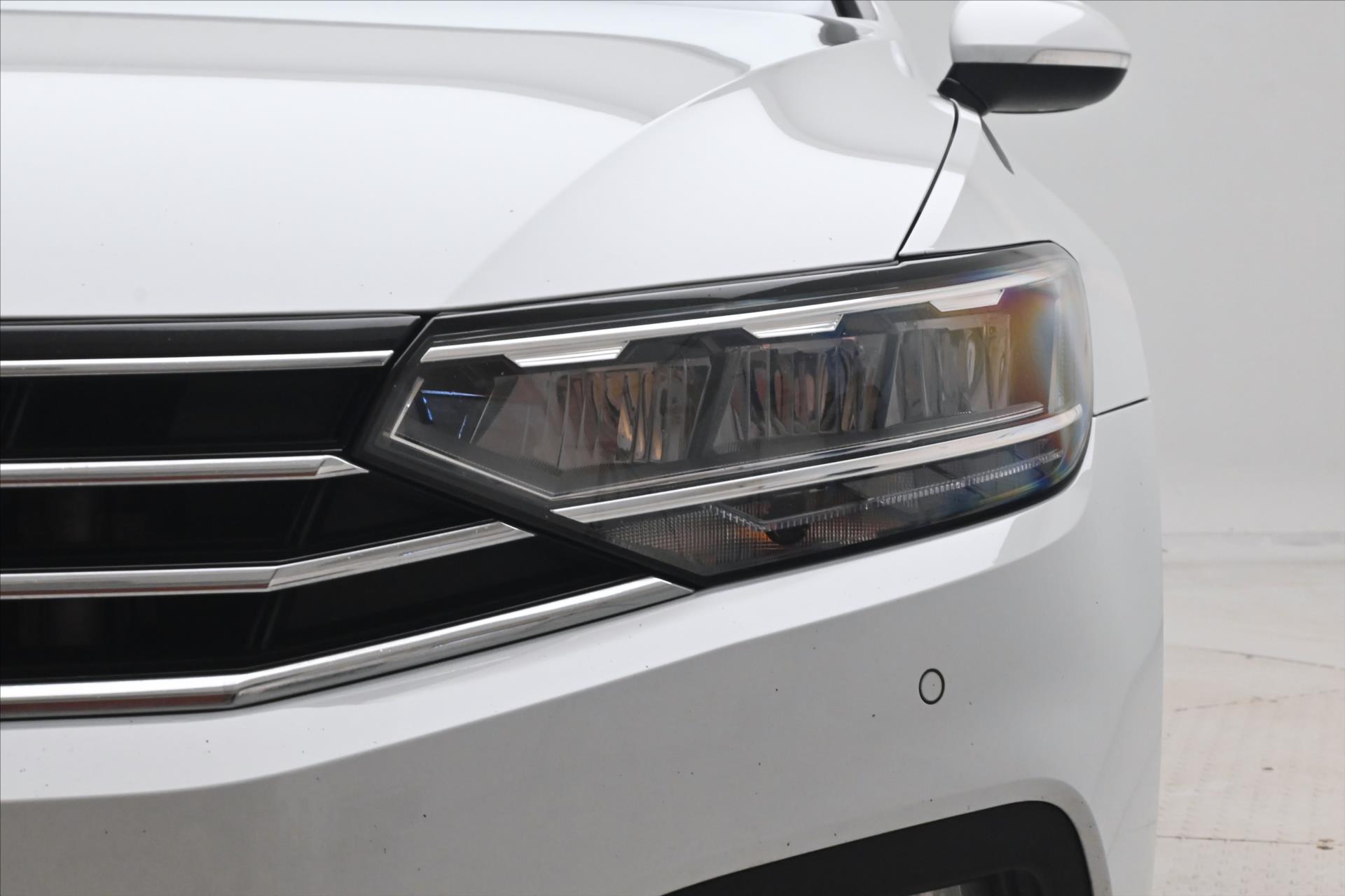 Hlavní fotografie vozu Volkswagen Passat 2,0 TDI 110 kW DSG ELEGANCE Záruka až 5 let (30)