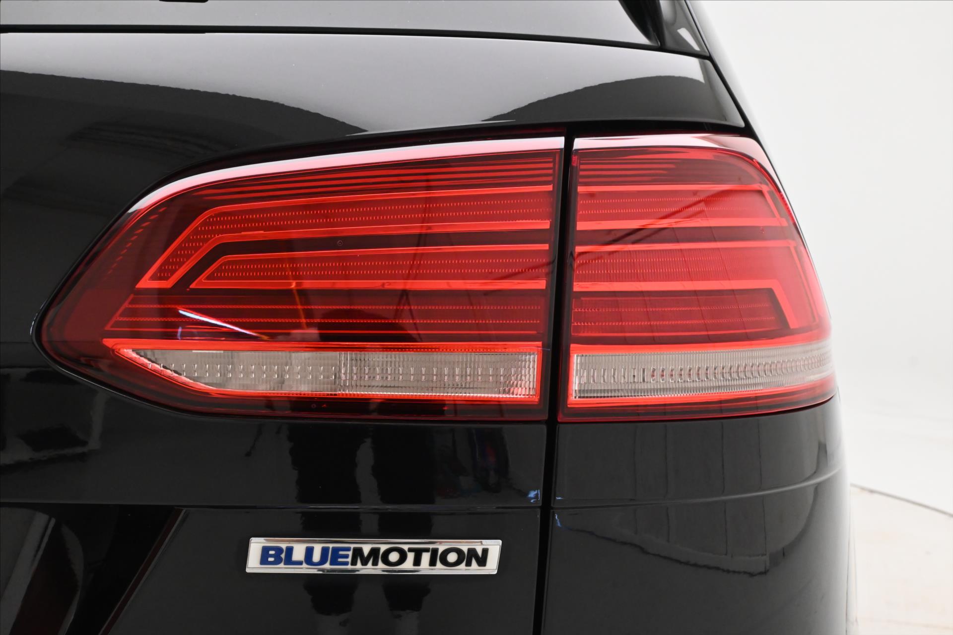 Hlavní fotografie vozu Volkswagen Golf 1,5 TSI 96kW BLUEMOTION Záruka až 5 let (28)