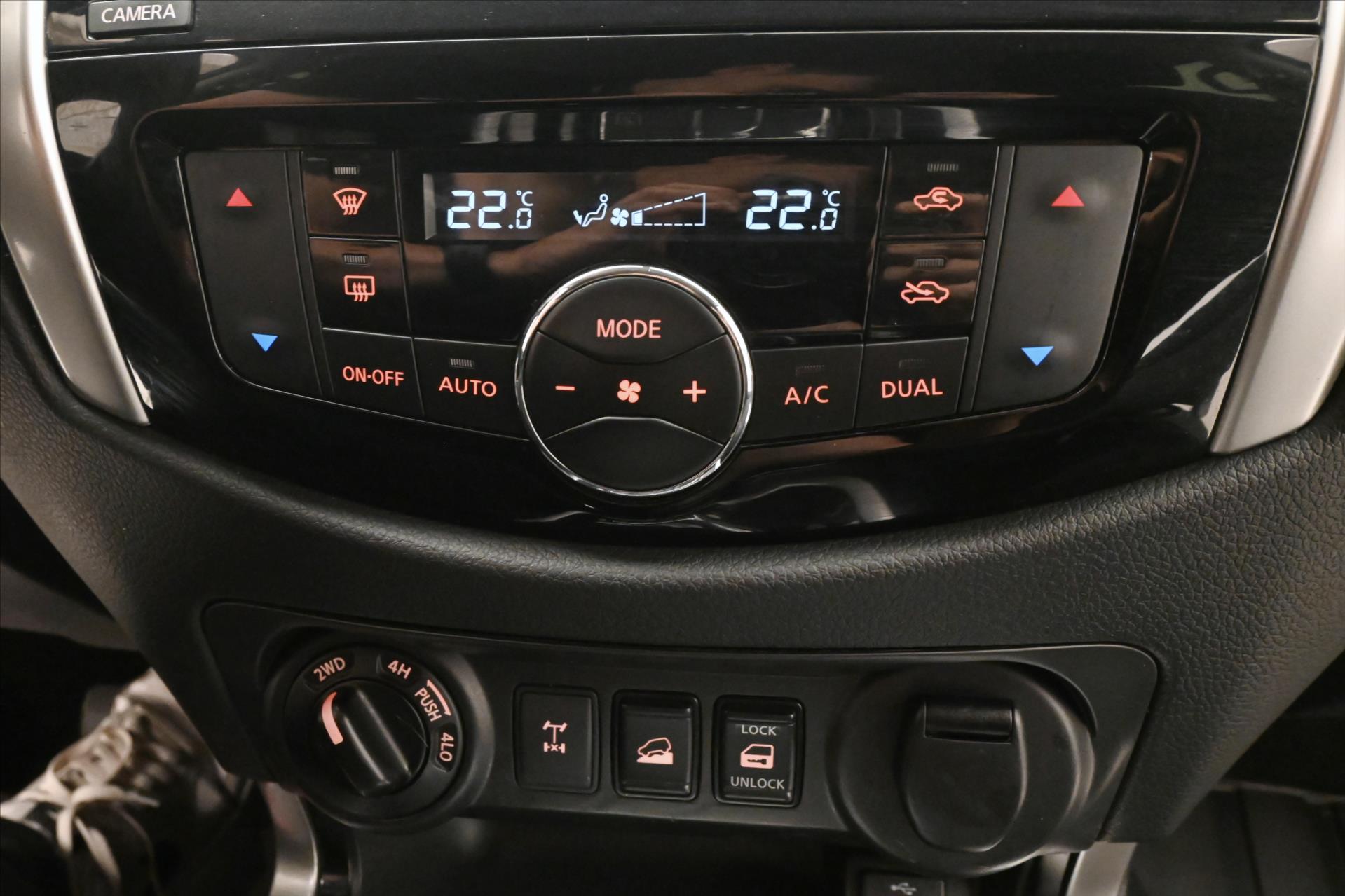 Hlavní fotografie vozu Nissan Navara 2,3 dCi 140 KW AT6 4x4 Záruka až 5 let (19)