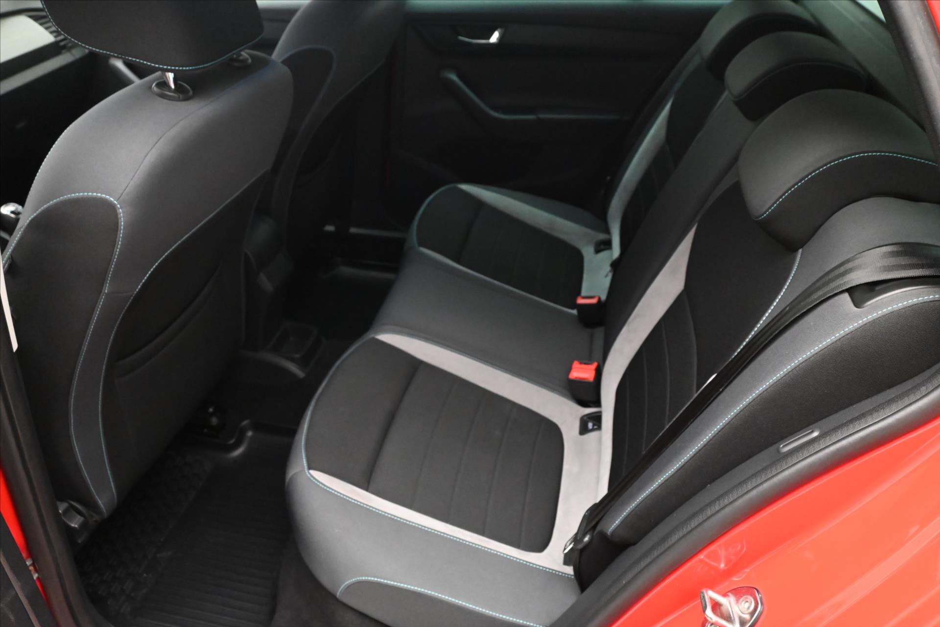 Hlavní fotografie vozu Škoda Fabia 1,4 TDI 77 kW Ambition (14)