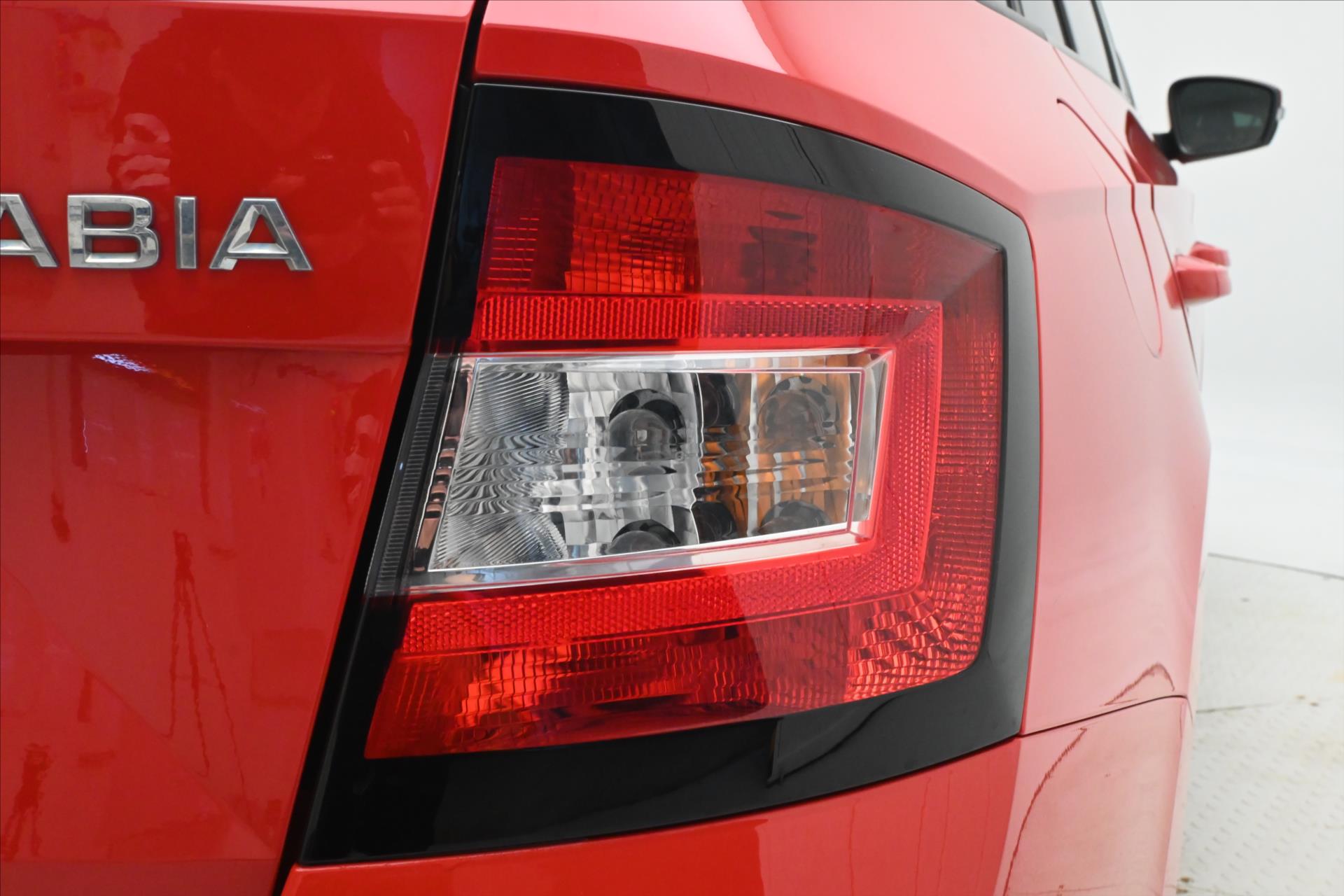 Hlavní fotografie vozu Škoda Fabia 1,4 TDI 77 kW Ambition (27)