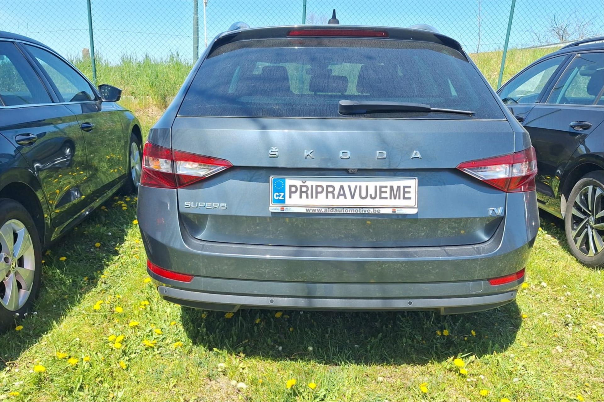 Hlavní fotografie vozu Škoda Superb 1,4 TSI iV Hybrid 160kW STYLE VŮZ PŘIPRAVUJEME K PRODE (4)