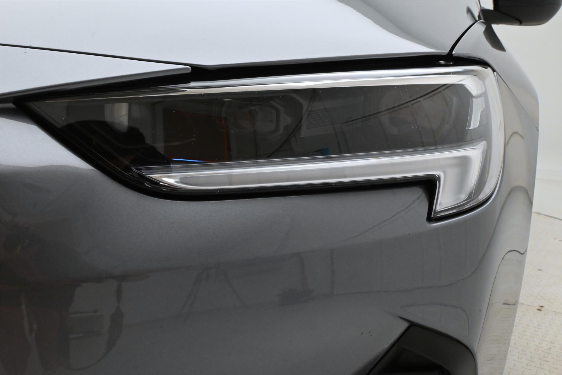 Hlavní fotografie vozu Opel Insignia 2,0 CDTI 128 kW AT8 SportTourer Záruka až 5 let (30)