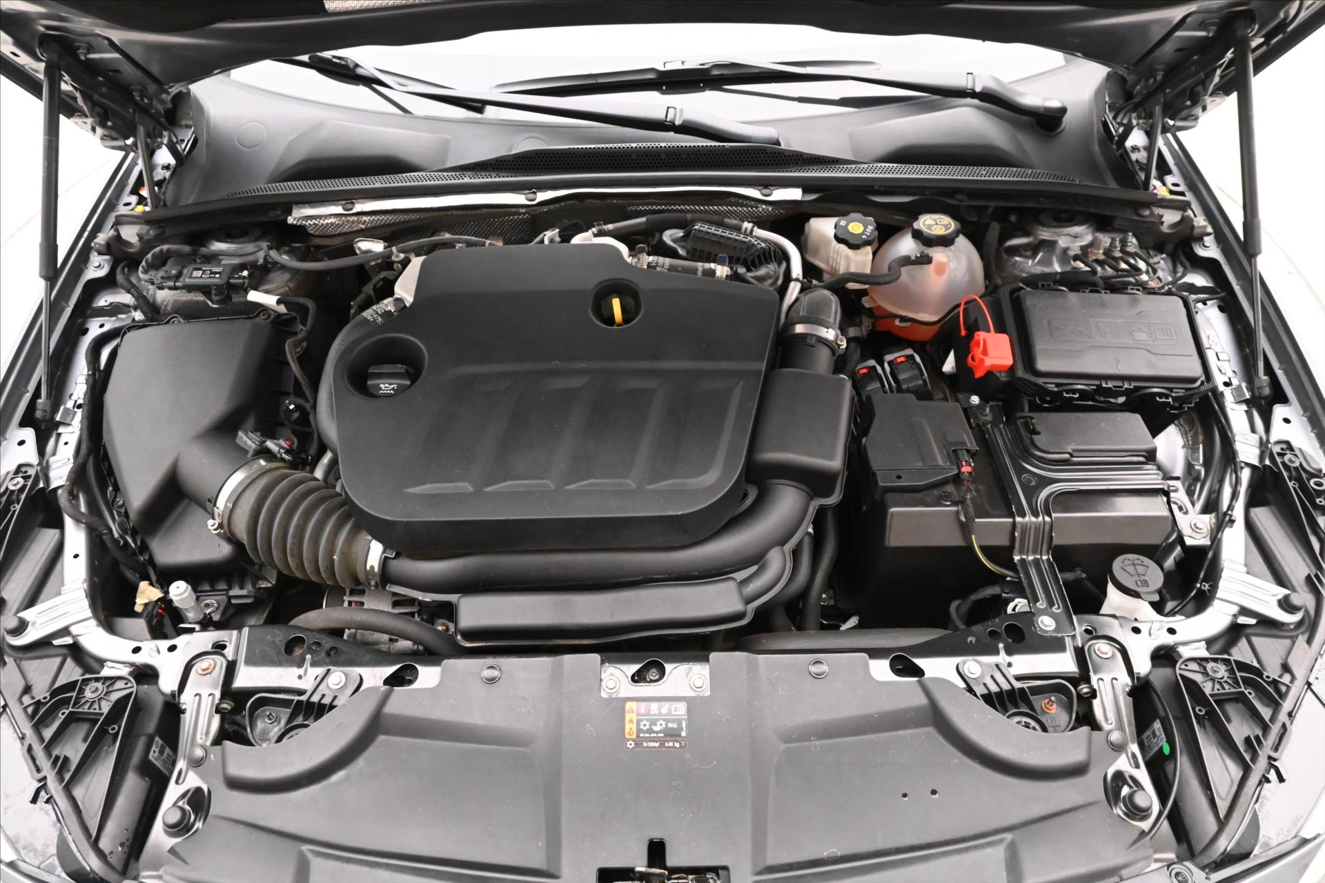 Hlavní fotografie vozu Opel Insignia 2,0 CDTI 128 kW AT8 SportTourer Záruka až 5 let (9)
