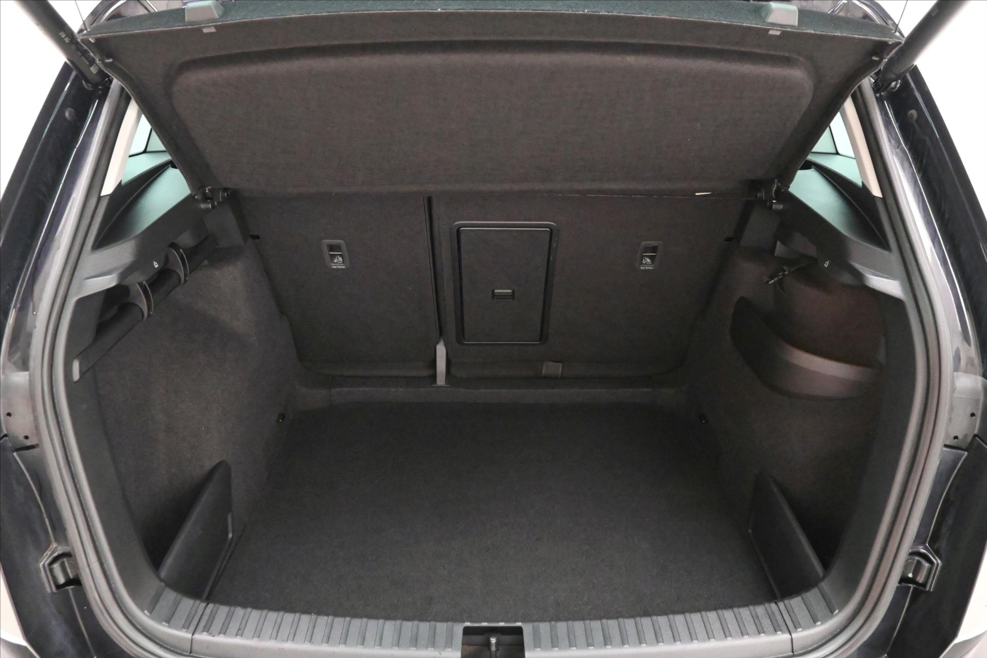 Hlavní fotografie vozu Škoda Karoq 2,0 TDI 85kW DSG Business Záruka až 5 let (10)