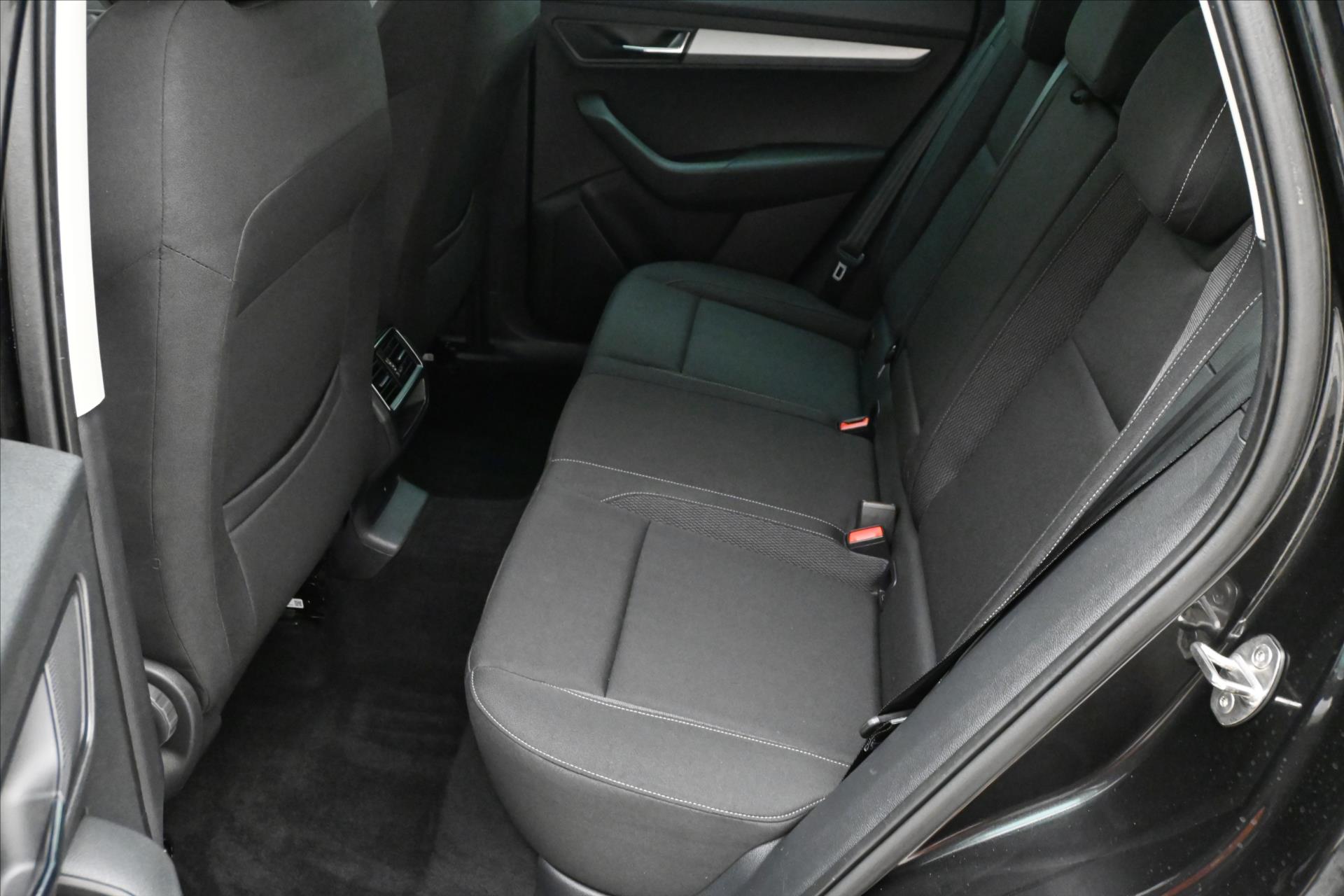 Hlavní fotografie vozu Škoda Karoq 2,0 TDI 85kW DSG Business Záruka až 5 let (14)