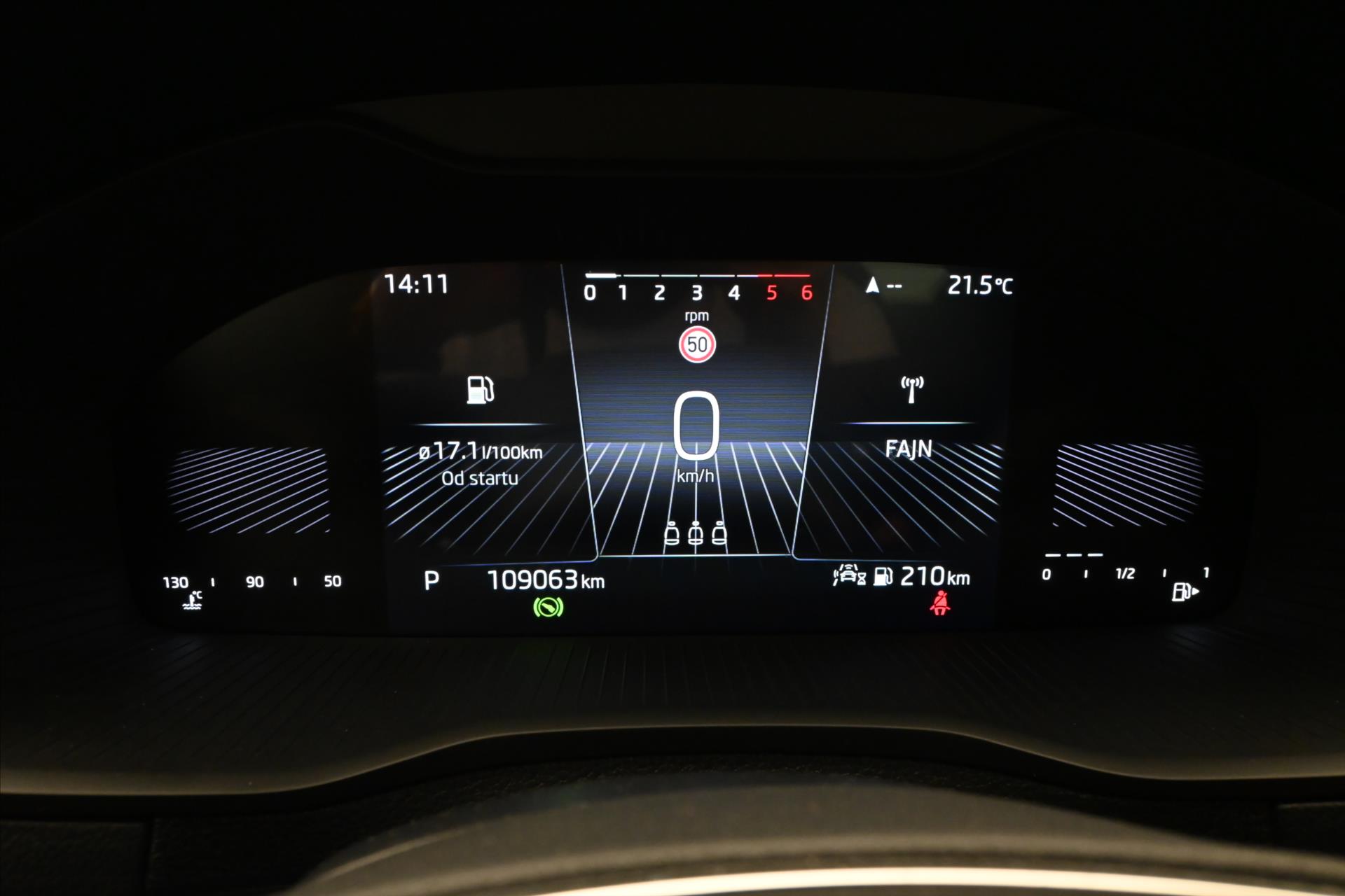 Hlavní fotografie vozu Škoda Karoq 2,0 TDI 85kW DSG Business Záruka až 5 let (16)