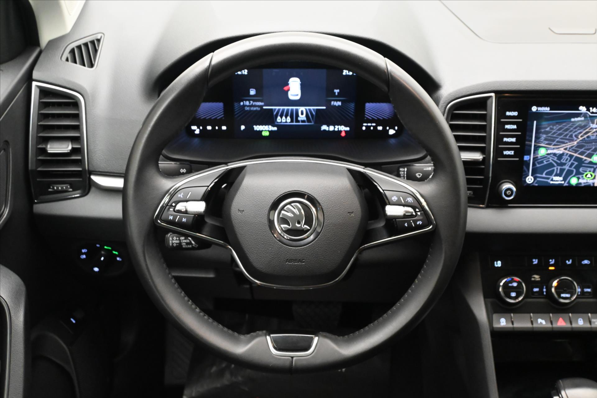 Hlavní fotografie vozu Škoda Karoq 2,0 TDI 85kW DSG Business Záruka až 5 let (18)