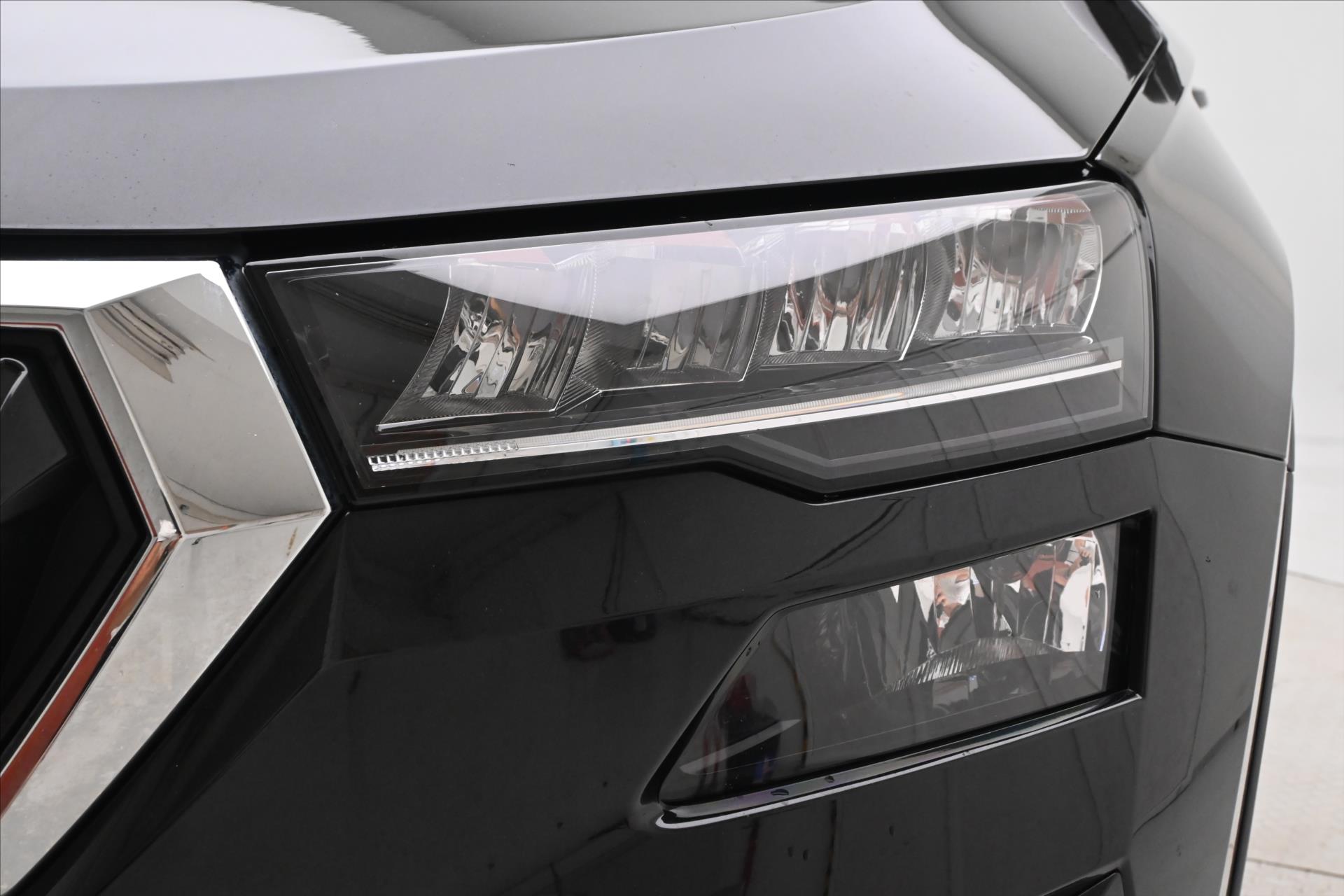 Hlavní fotografie vozu Škoda Karoq 2,0 TDI 85kW DSG Business Záruka až 5 let (29)