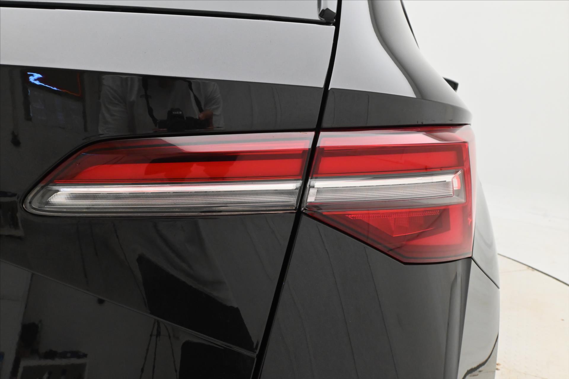 Hlavní fotografie vozu Škoda Karoq 2,0 TDI 85kW DSG Business Záruka až 5 let (30)