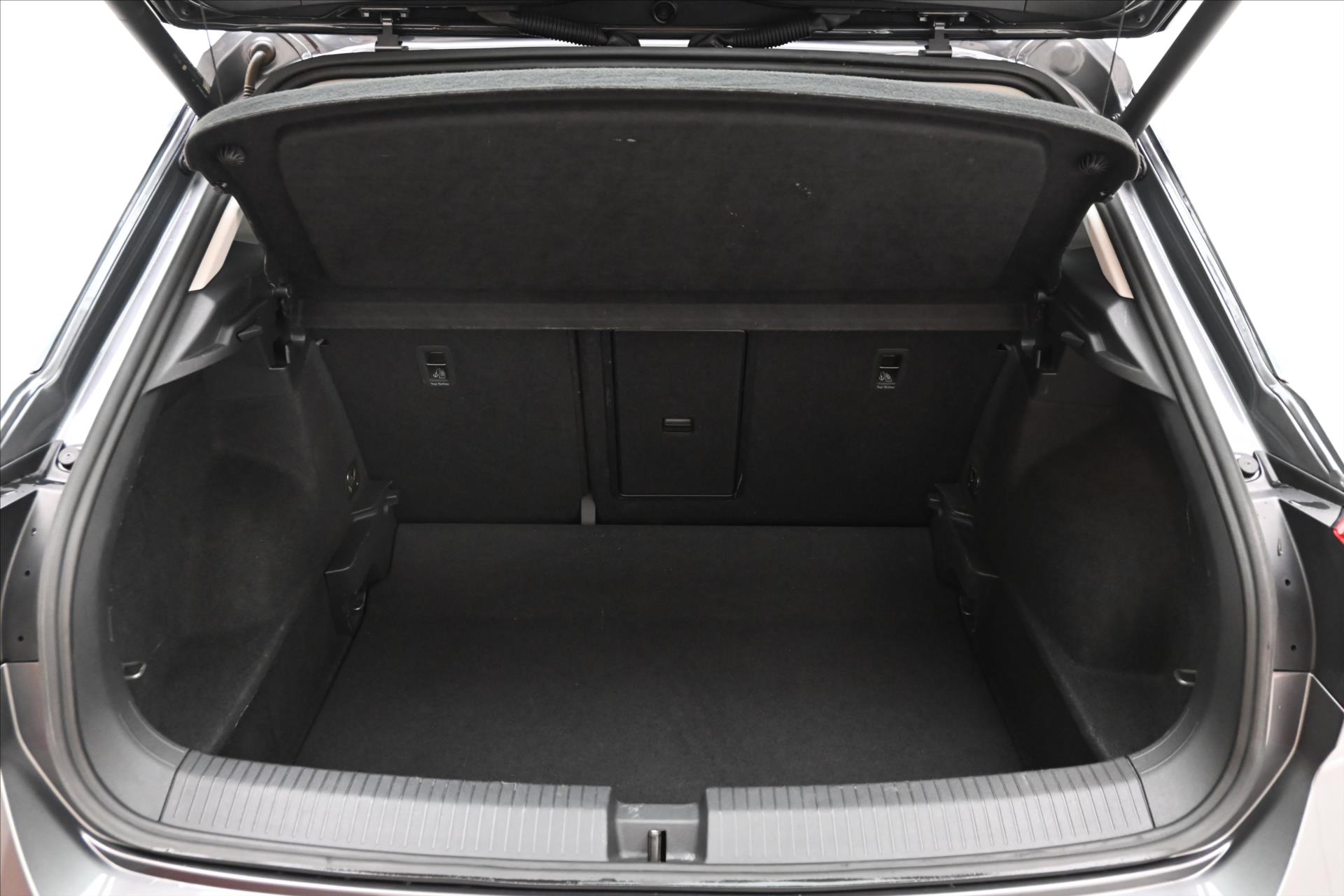 Hlavní fotografie vozu Volkswagen T-Roc 2,0 TDI 110kW DSG Style Záruka až 5 let (11)