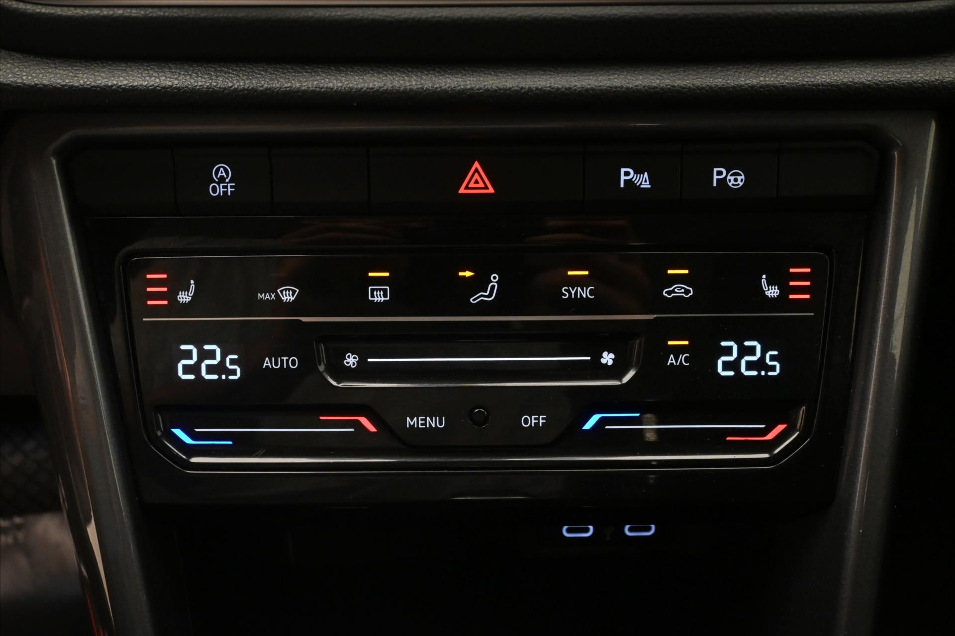 Hlavní fotografie vozu Volkswagen T-Roc 2,0 TDI 110kW DSG Style Záruka až 5 let (22)