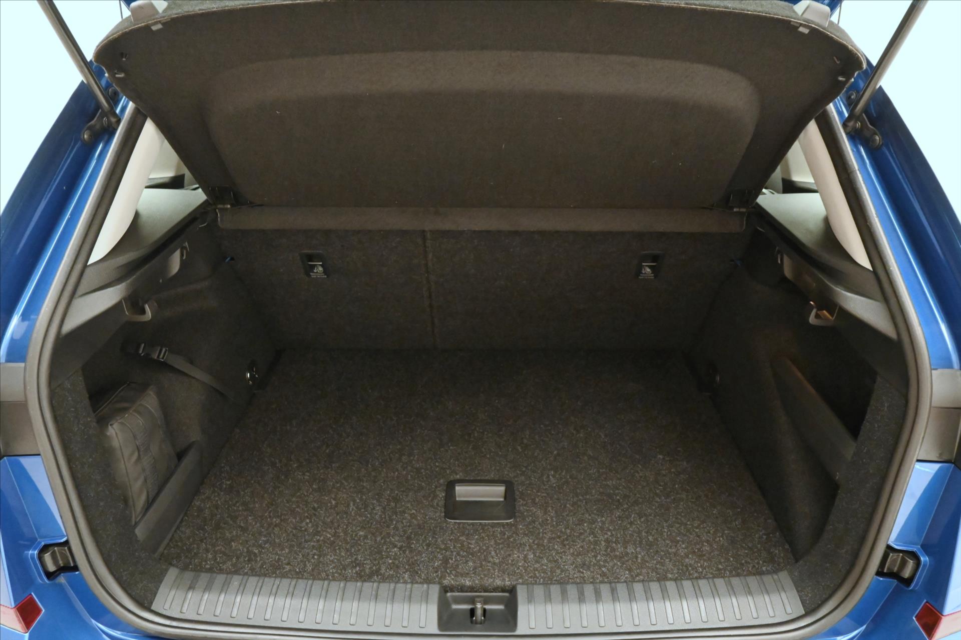 Hlavní fotografie vozu Škoda Kamiq 1,0 TSI 81 kW DSG Ambition Záruka až 5 let (10)