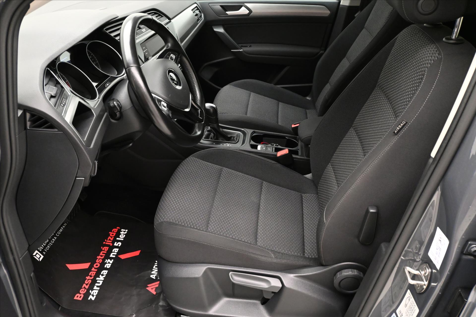 Main photo of the car Volkswagen Touran 2,0 TDI 110KW DSG 7míst Záruka až 5 let (15)