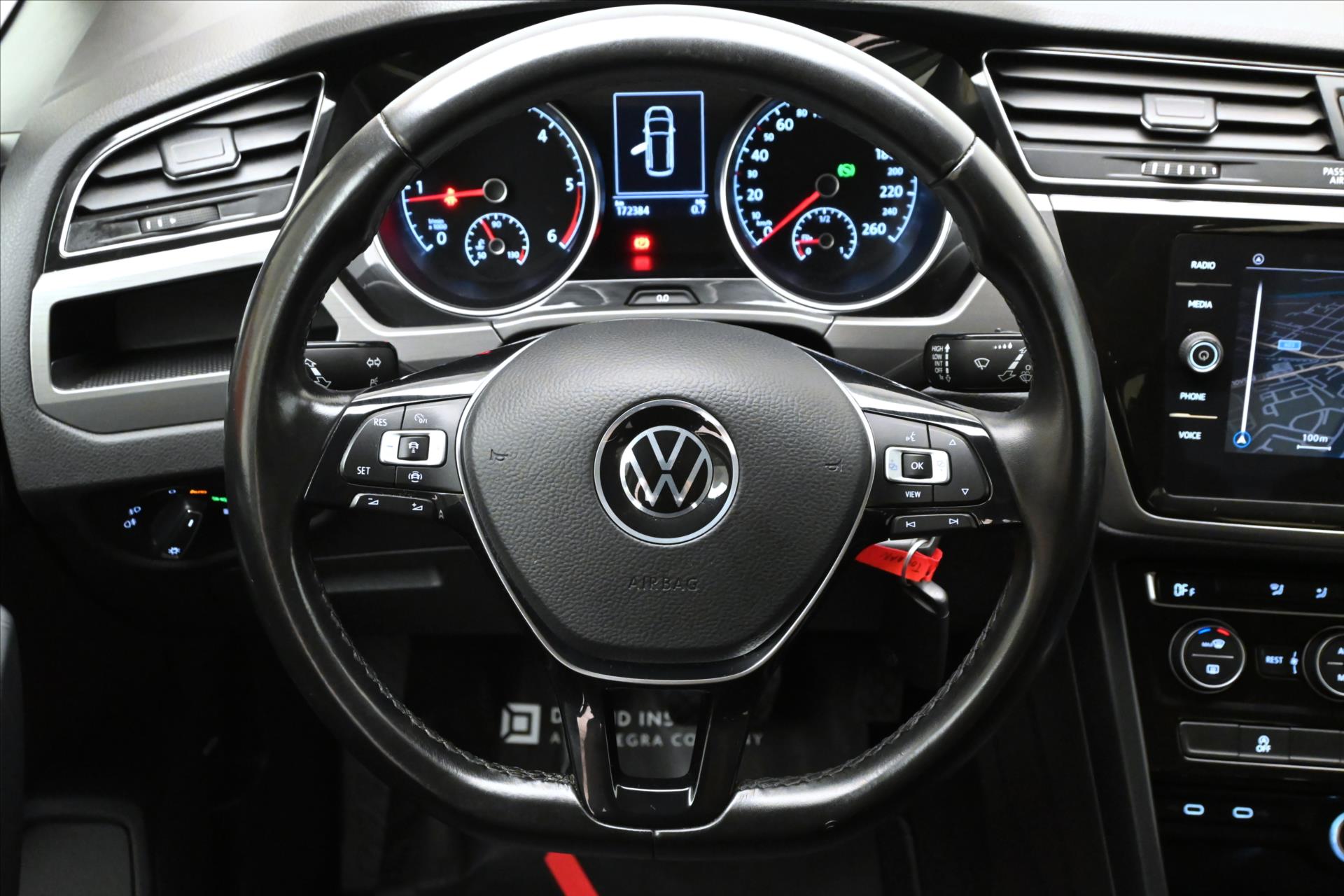 Main photo of the car Volkswagen Touran 2,0 TDI 110KW DSG 7míst Záruka až 5 let (20)