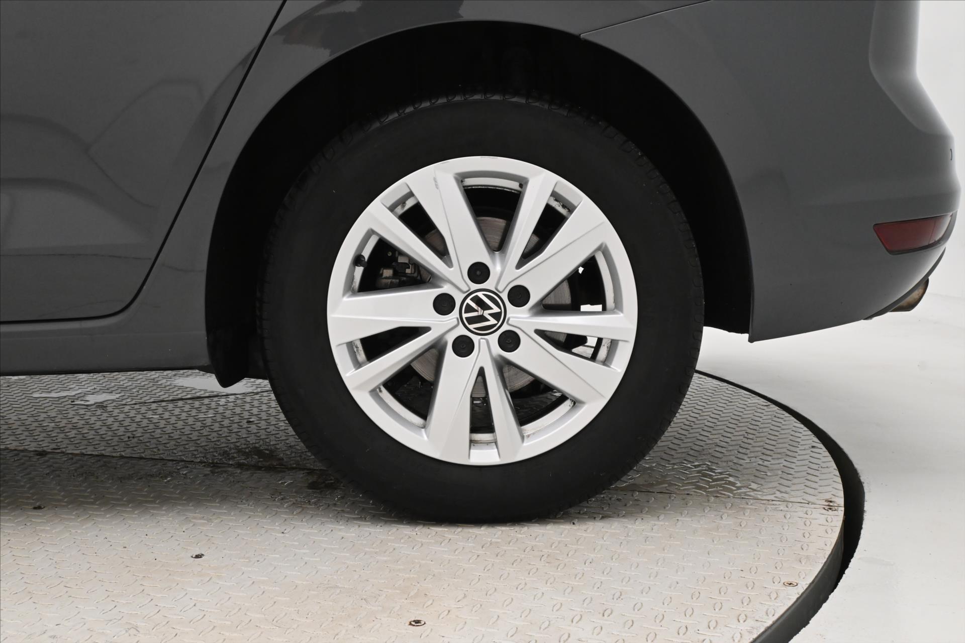 Main photo of the car Volkswagen Touran 2,0 TDI 110KW DSG 7míst Záruka až 5 let (35)