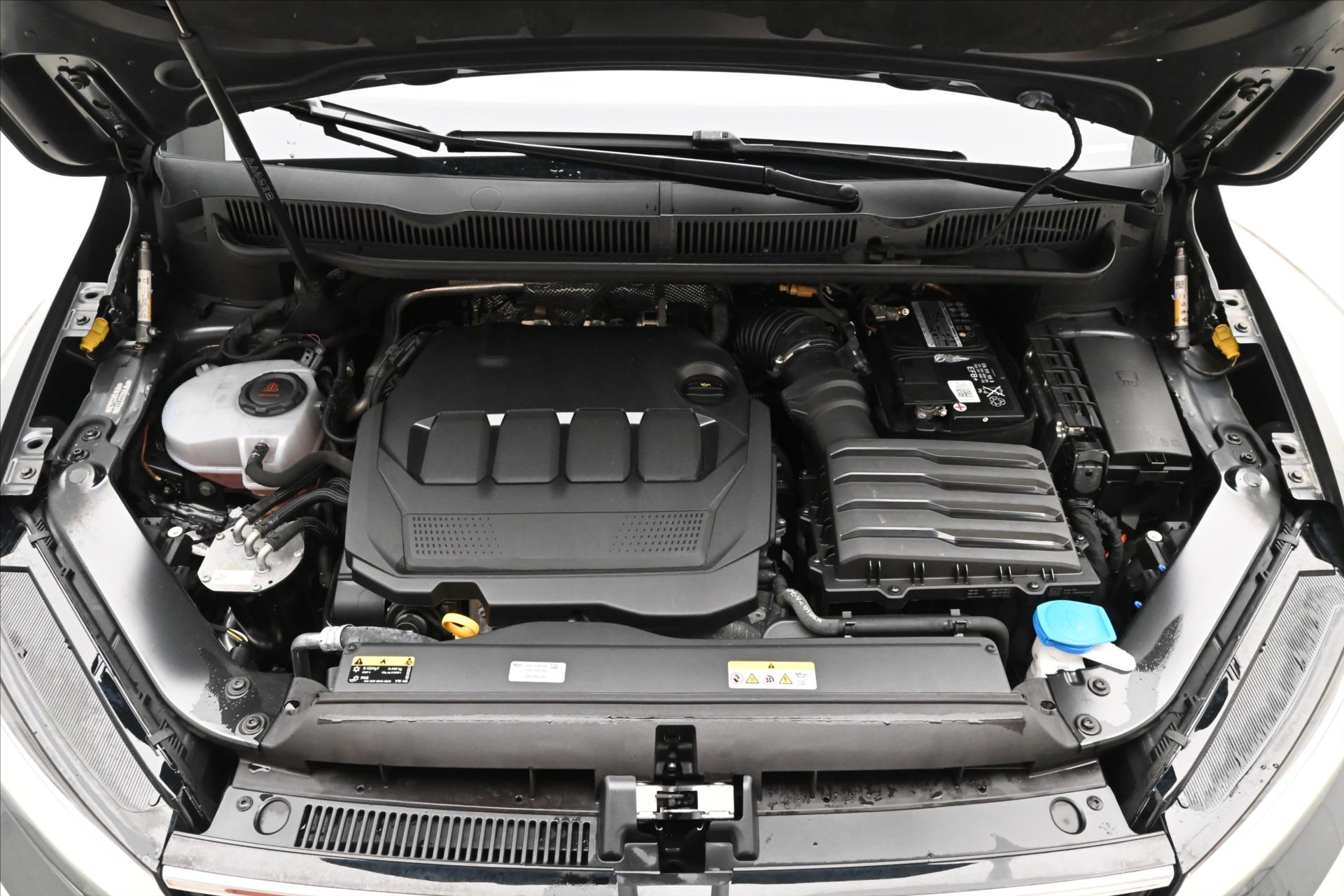 Main photo of the car Volkswagen Touran 2,0 TDI 110KW DSG 7míst Záruka až 5 let (10)