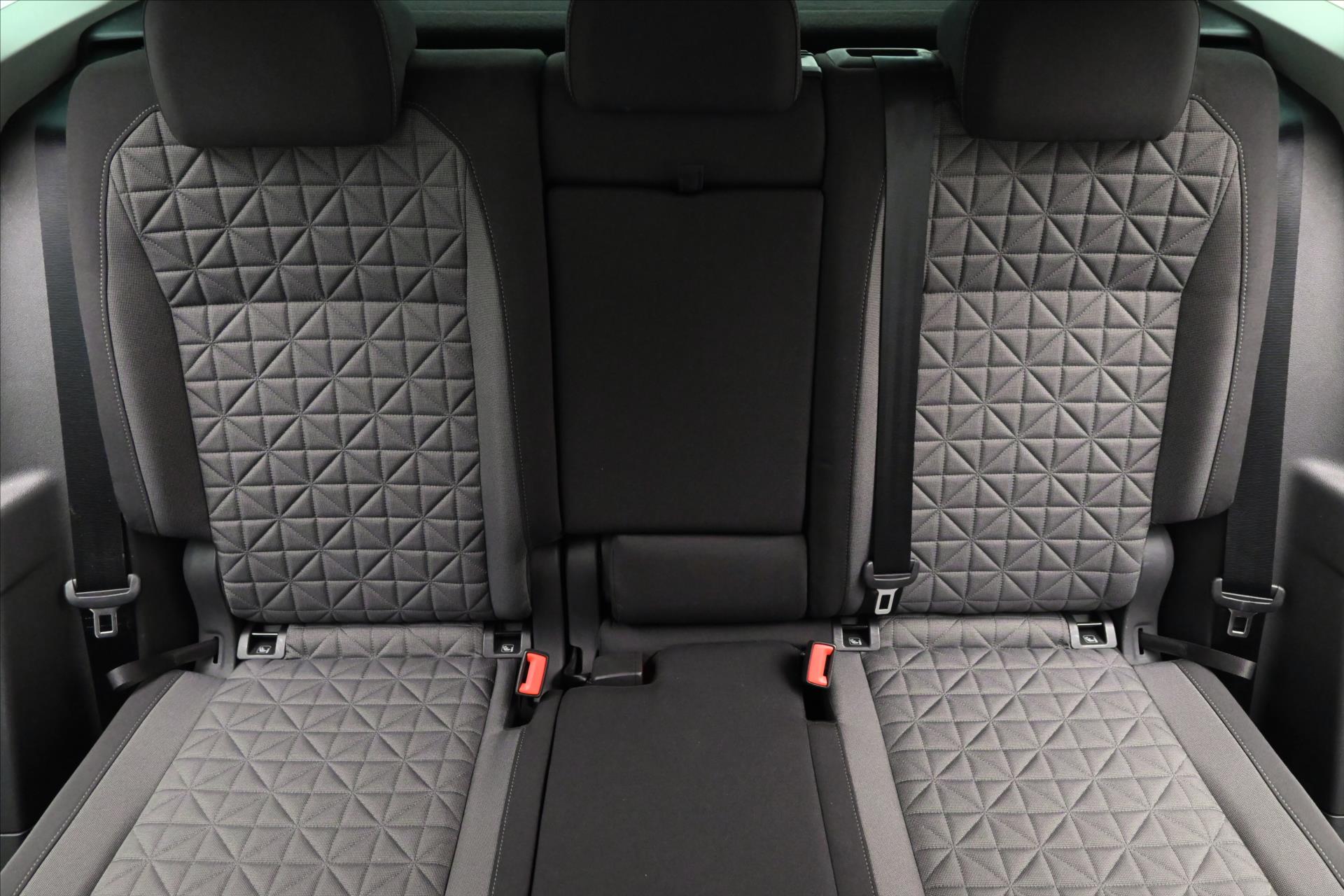 Main photo of the car Volkswagen Tiguan 2.0 TDI 110 kW DSG Life Warranty up to 5 years (29)