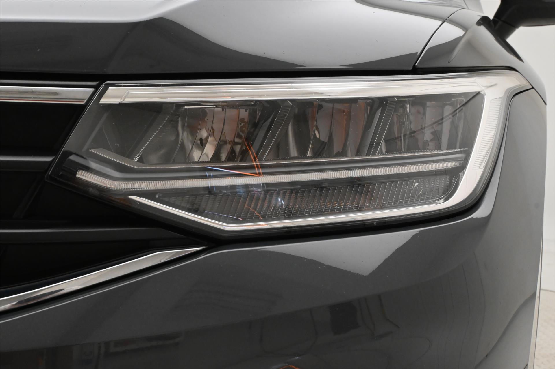 Main photo of the car Volkswagen Tiguan 2.0 TDI 110 kW DSG Life Warranty up to 5 years (31)
