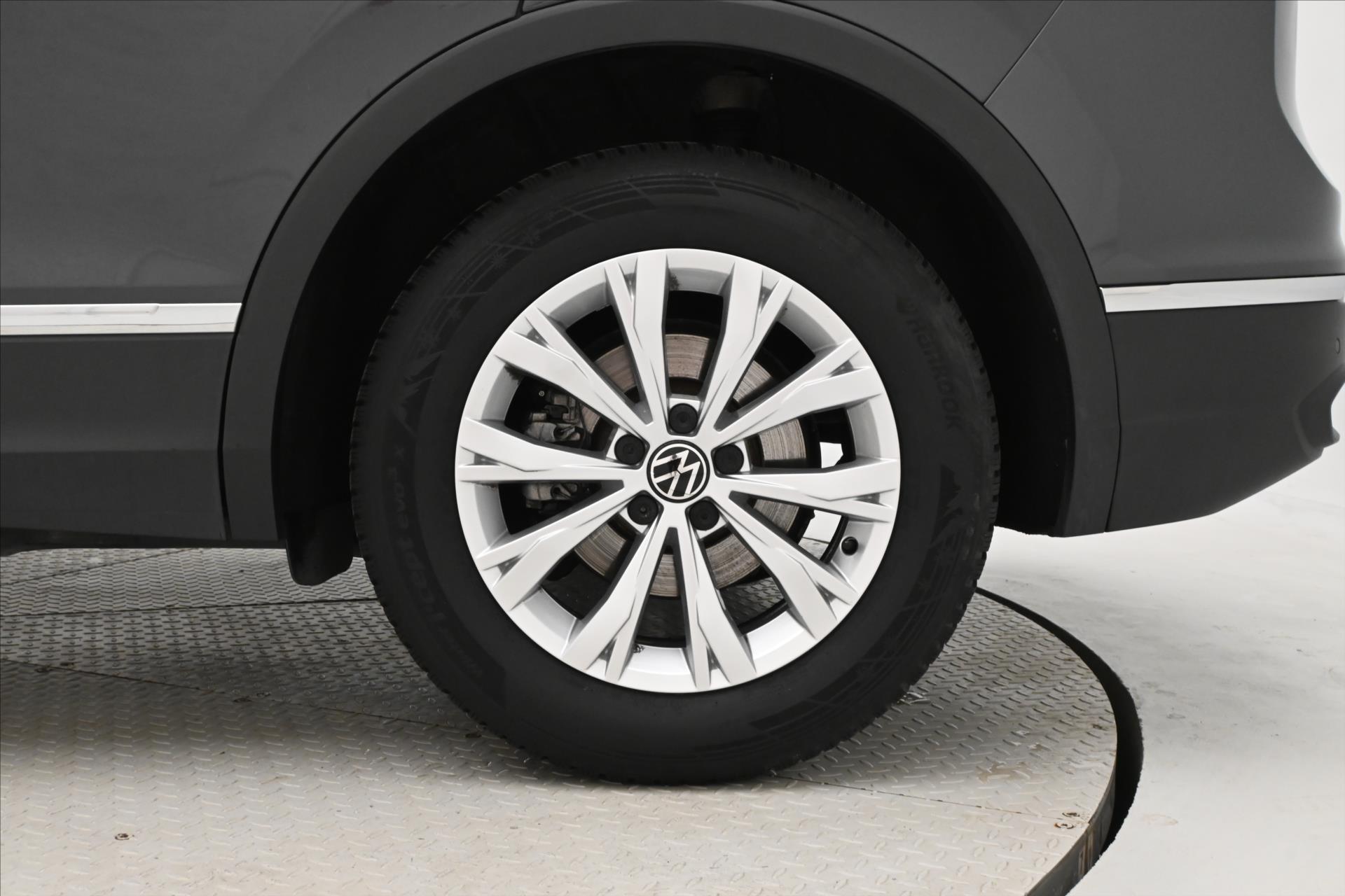 Main photo of the car Volkswagen Tiguan 2.0 TDI 110 kW DSG Life Warranty up to 5 years (33)