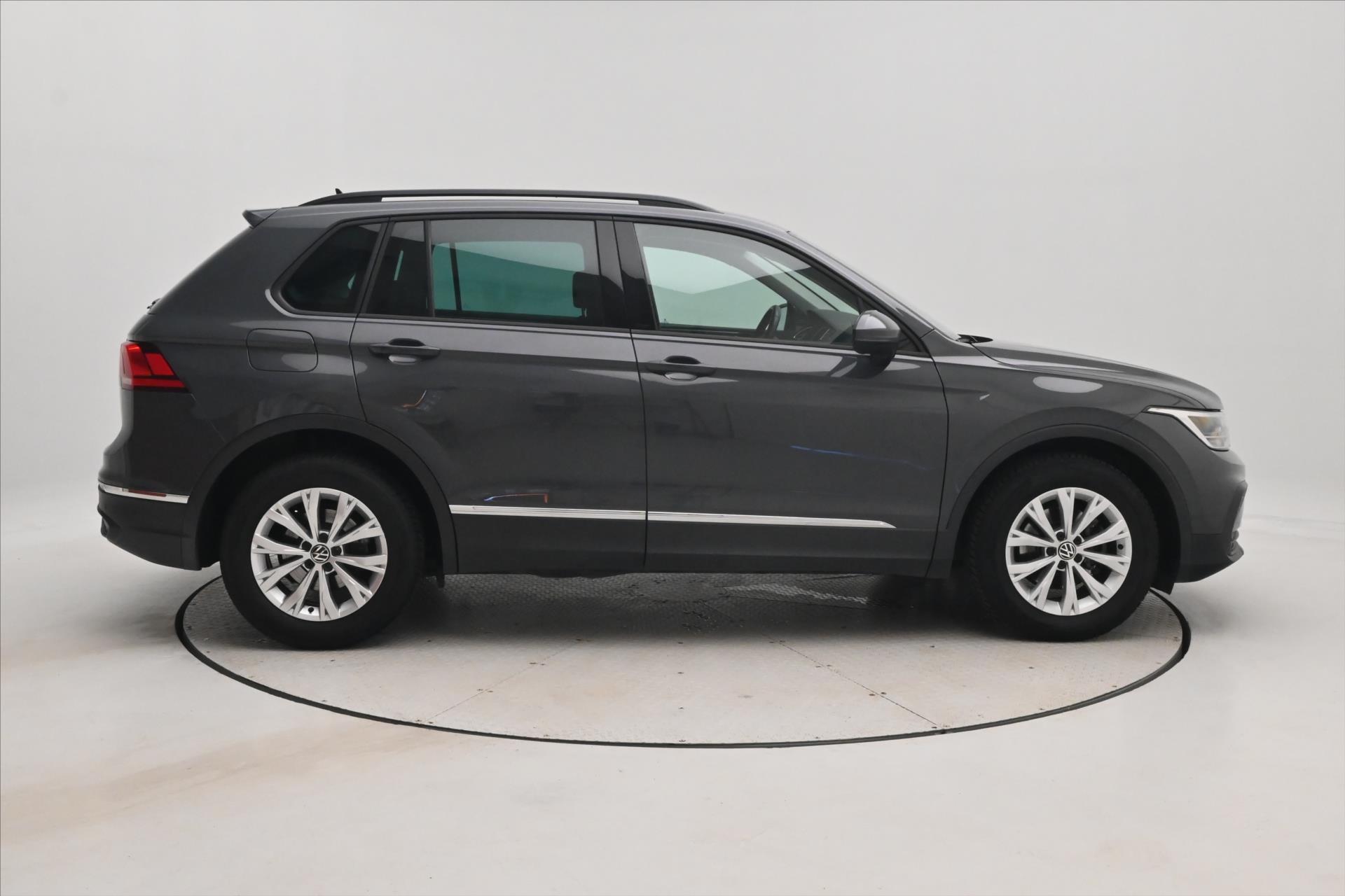 Main photo of the car Volkswagen Tiguan 2.0 TDI 110 kW DSG Life Warranty up to 5 years (4)