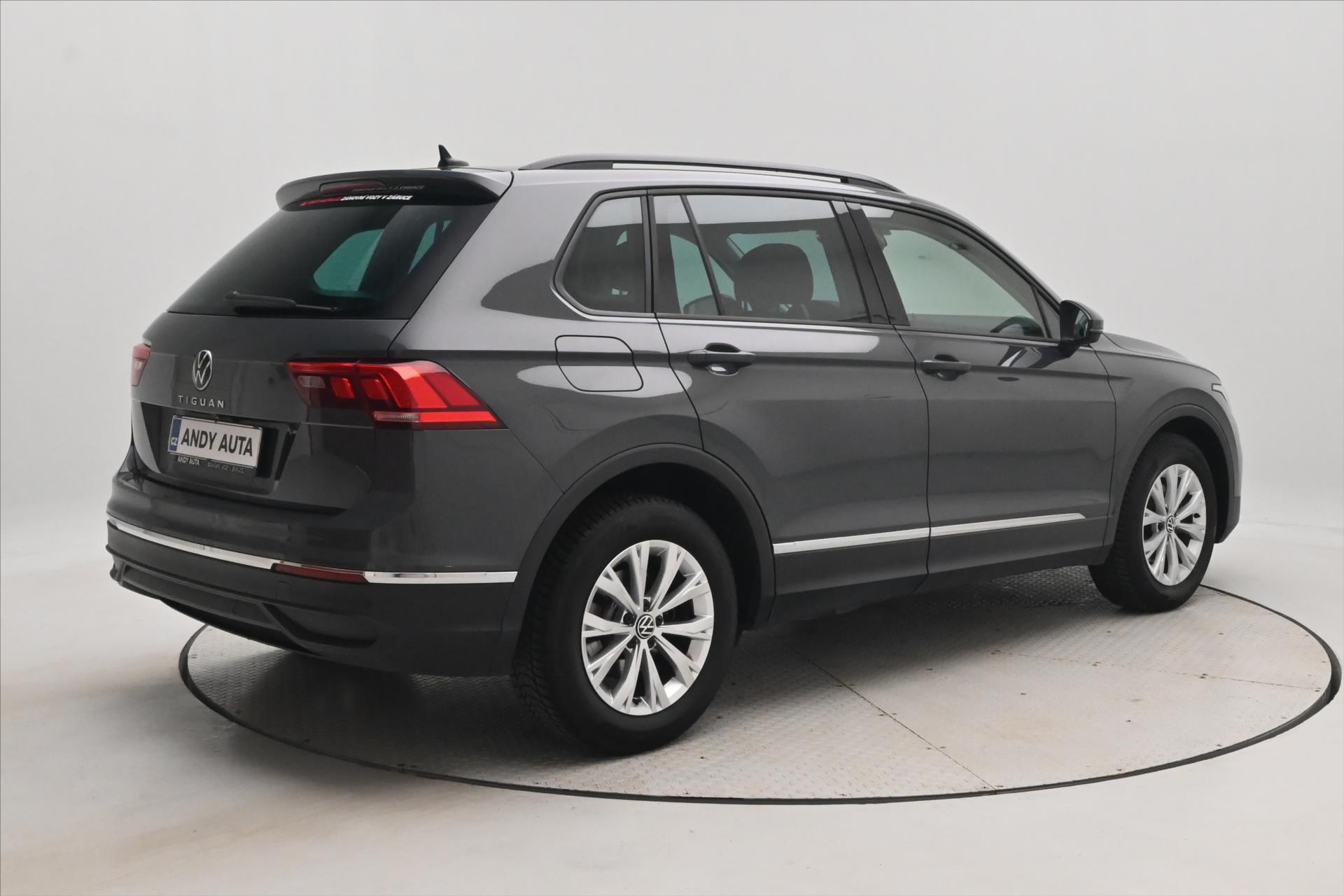 Main photo of the car Volkswagen Tiguan 2.0 TDI 110 kW DSG Life Warranty up to 5 years (5)