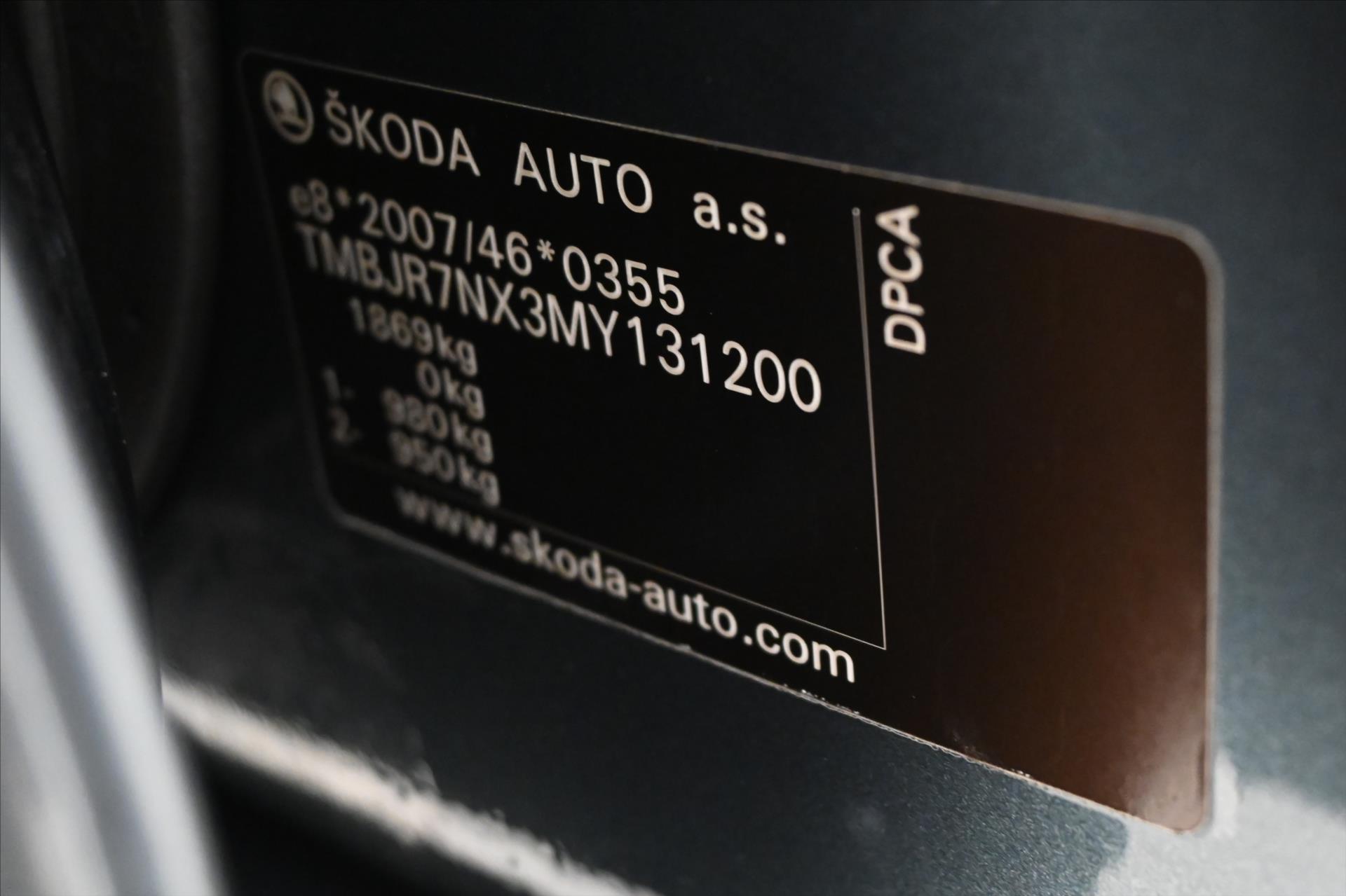 Hlavní fotografie vozu Škoda Octavia 1,5 TSI 110kW Ambition Manuál Záruka až 5 let (12)