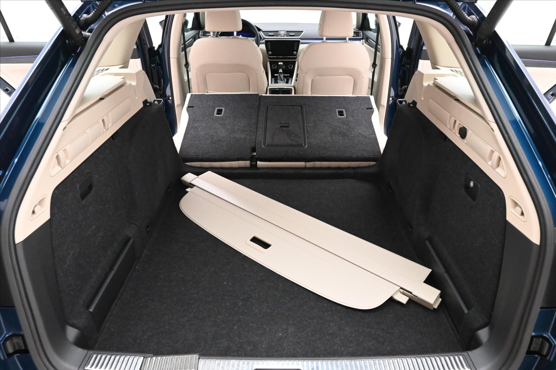 Hlavní fotografie vozu Škoda Superb 2,0 TDI 110 kW DSG Style Záruka až 5 let (11)