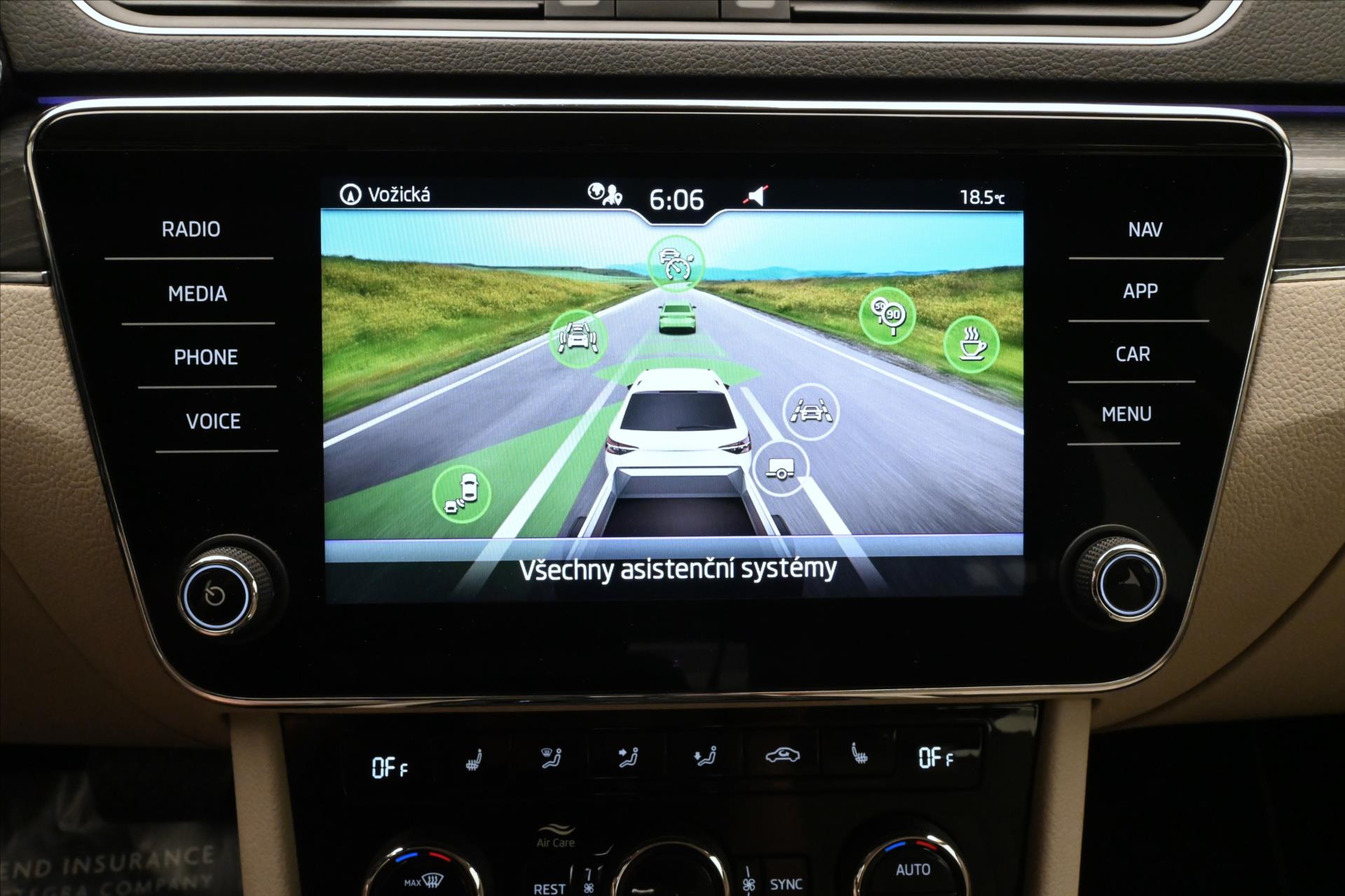 Hlavní fotografie vozu Škoda Superb 2,0 TDI 110 kW DSG Style Záruka až 5 let (19)