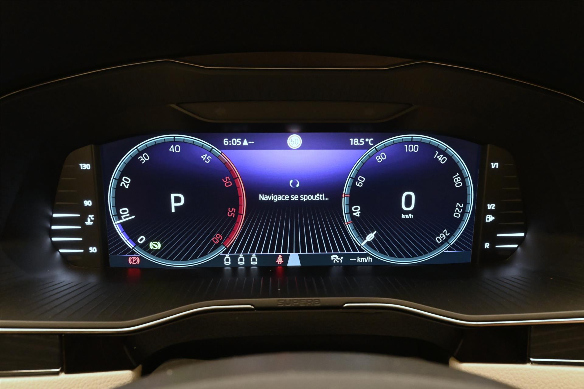 Hlavní fotografie vozu Škoda Superb 2,0 TDI 110kW DSG Style Záruka až 5 let (17)