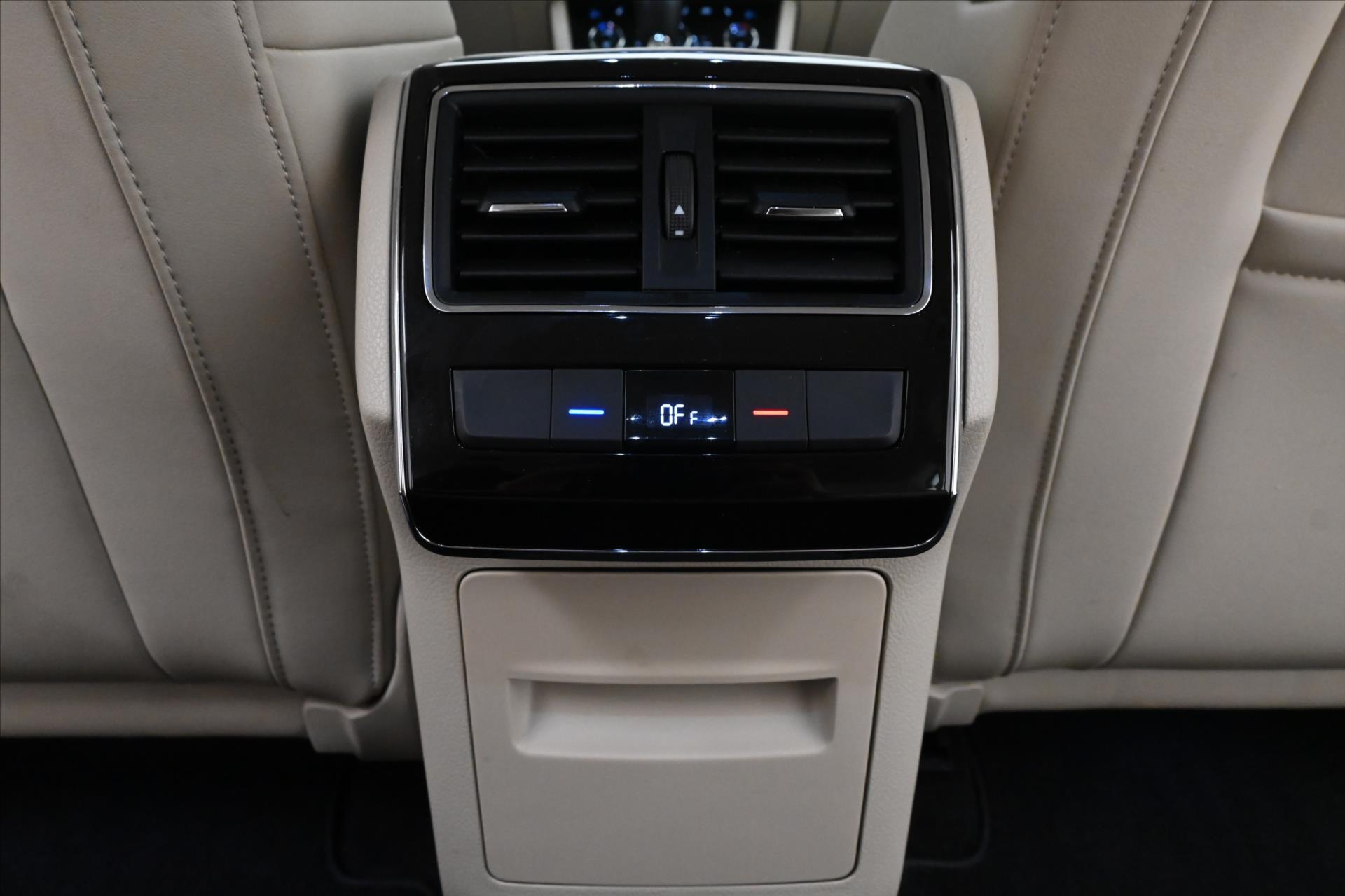 Hlavní fotografie vozu Škoda Superb 2,0 TDI 110kW DSG Style Záruka až 5 let (23)