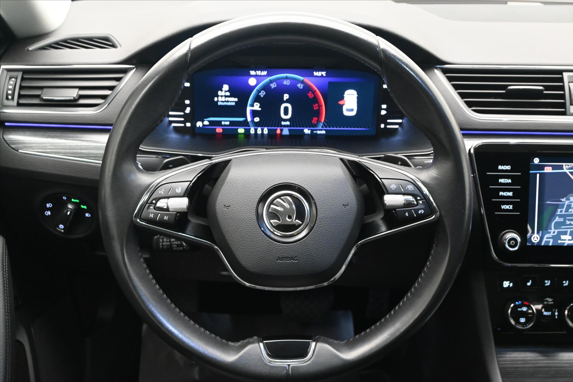 Hlavní fotografie vozu Škoda Superb 2,0 TDI 147kW DSG STYLE Záruka až 5 let (18)