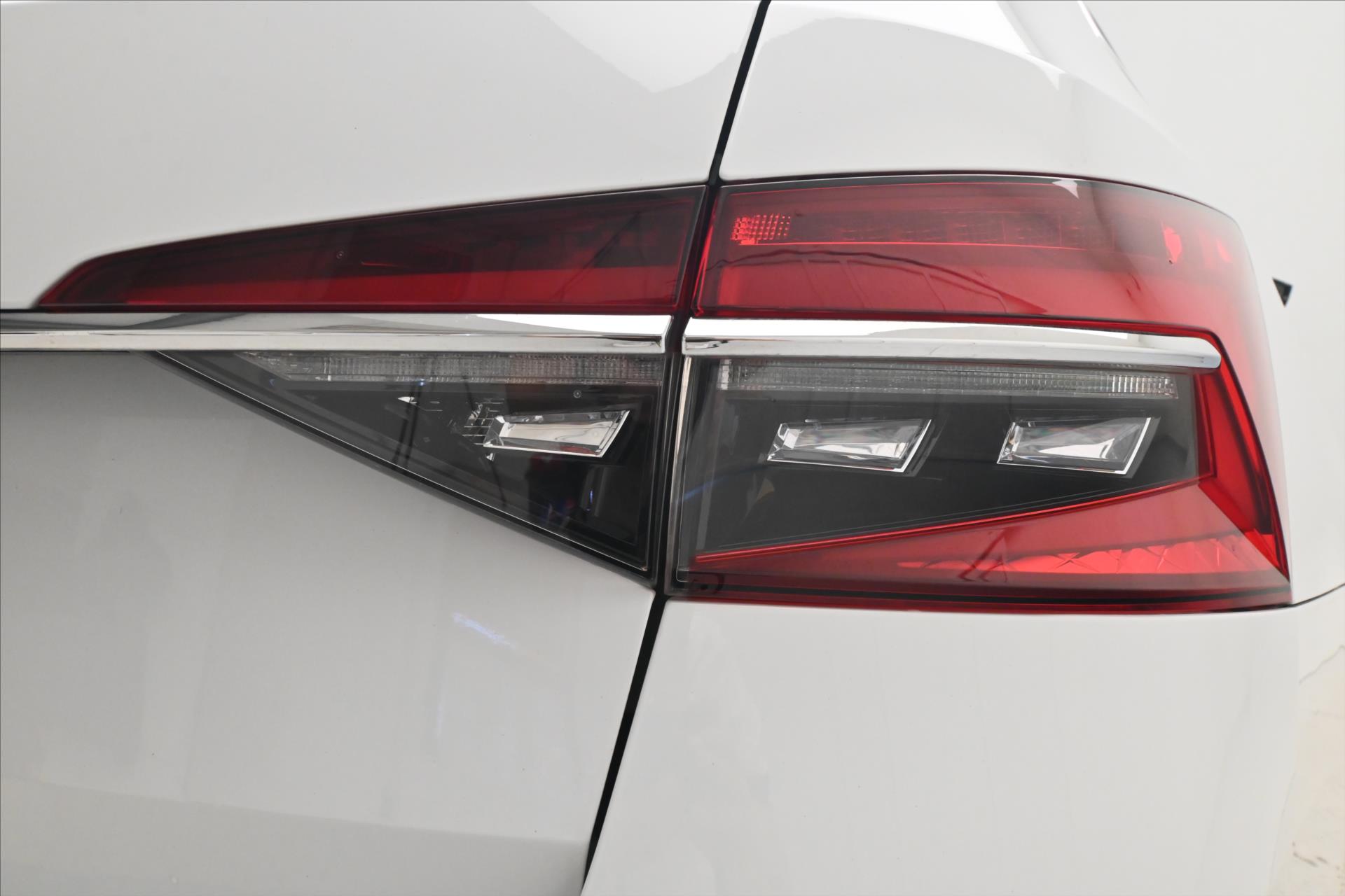 Hlavní fotografie vozu Škoda Superb 2,0 TDI 147kW STYLE DSG Záruka až 5 let (32)