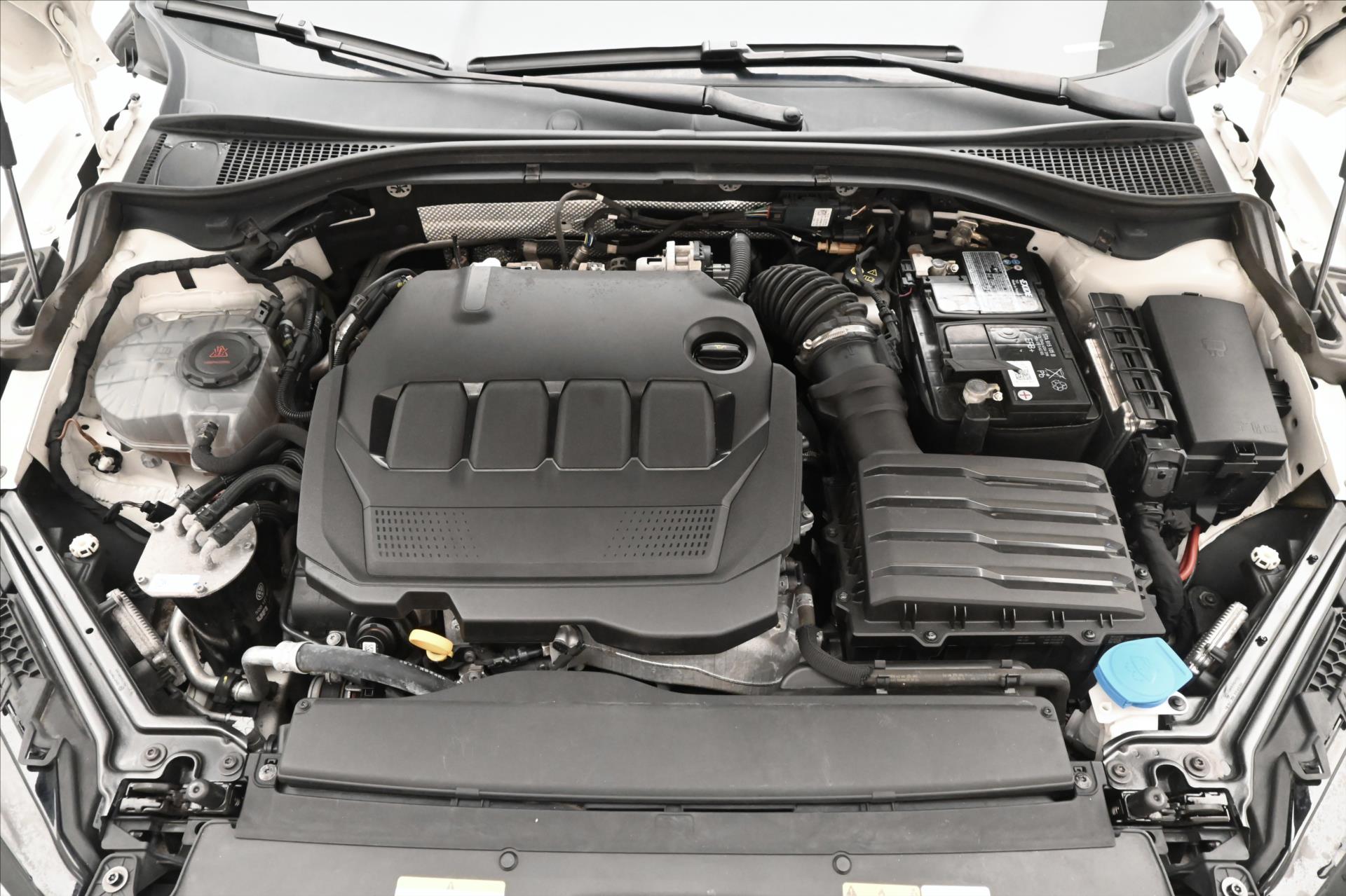 Hlavní fotografie vozu Škoda Superb 2,0 TDI 147kW STYLE DSG Záruka až 5 let (9)