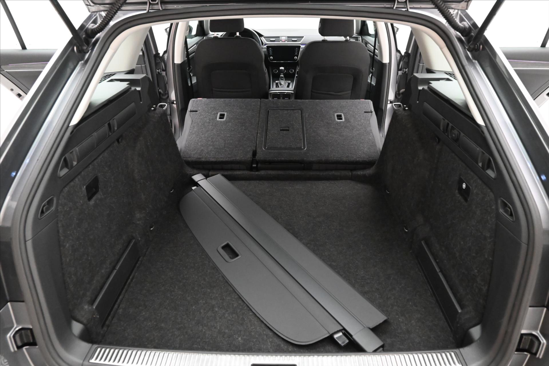 Hlavní fotografie vozu Škoda Superb 2,0 TDI 110 kW DSG Style Záruka až 5 let (12)