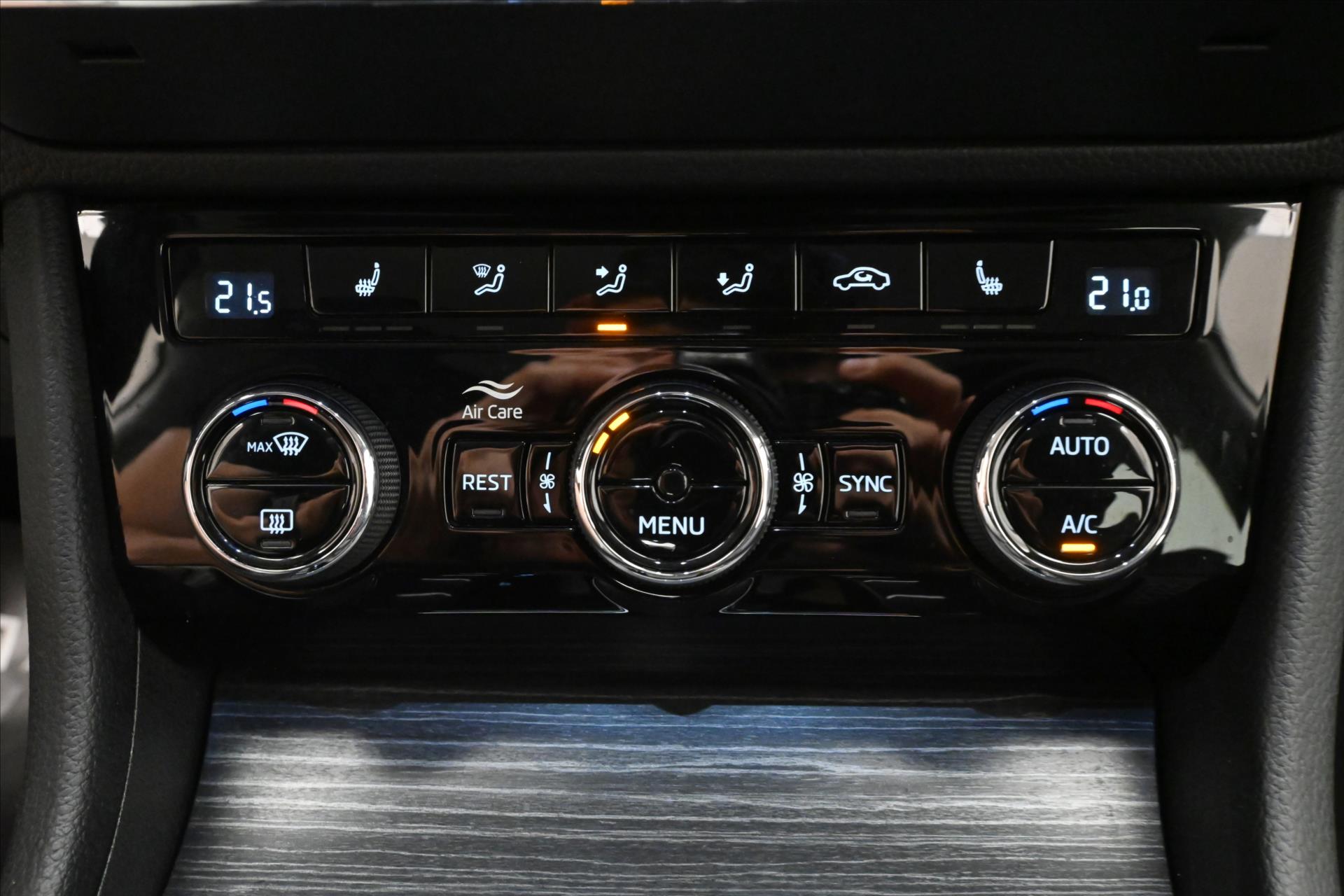 Hlavní fotografie vozu Škoda Superb 2,0 TDI 110 kW DSG Style Záruka až 5 let (21)
