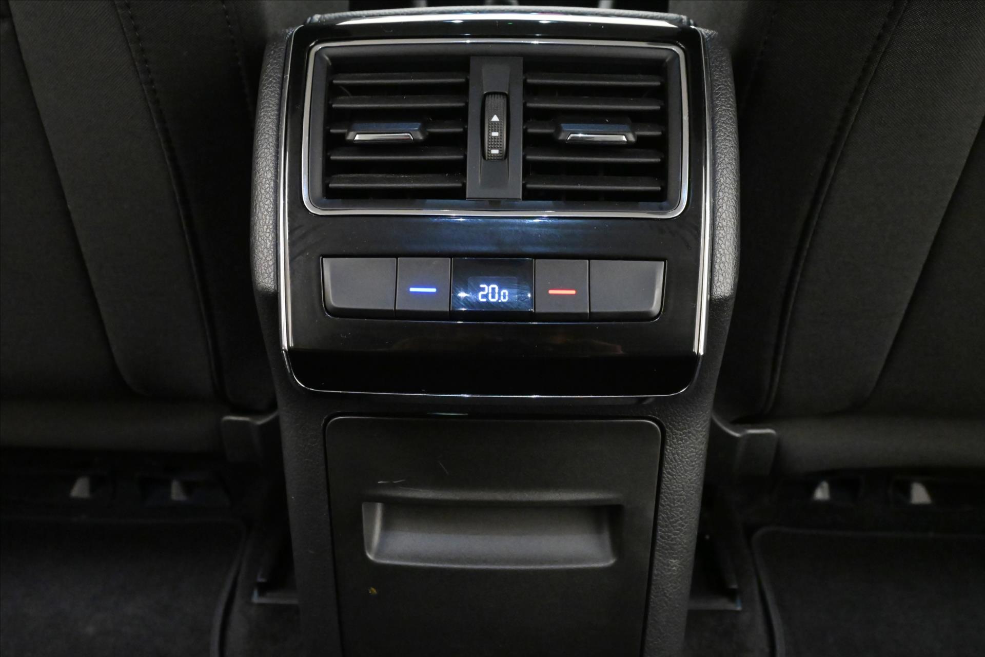 Hlavní fotografie vozu Škoda Superb 2,0 TDI 110 kW DSG Style Záruka až 5 let (22)