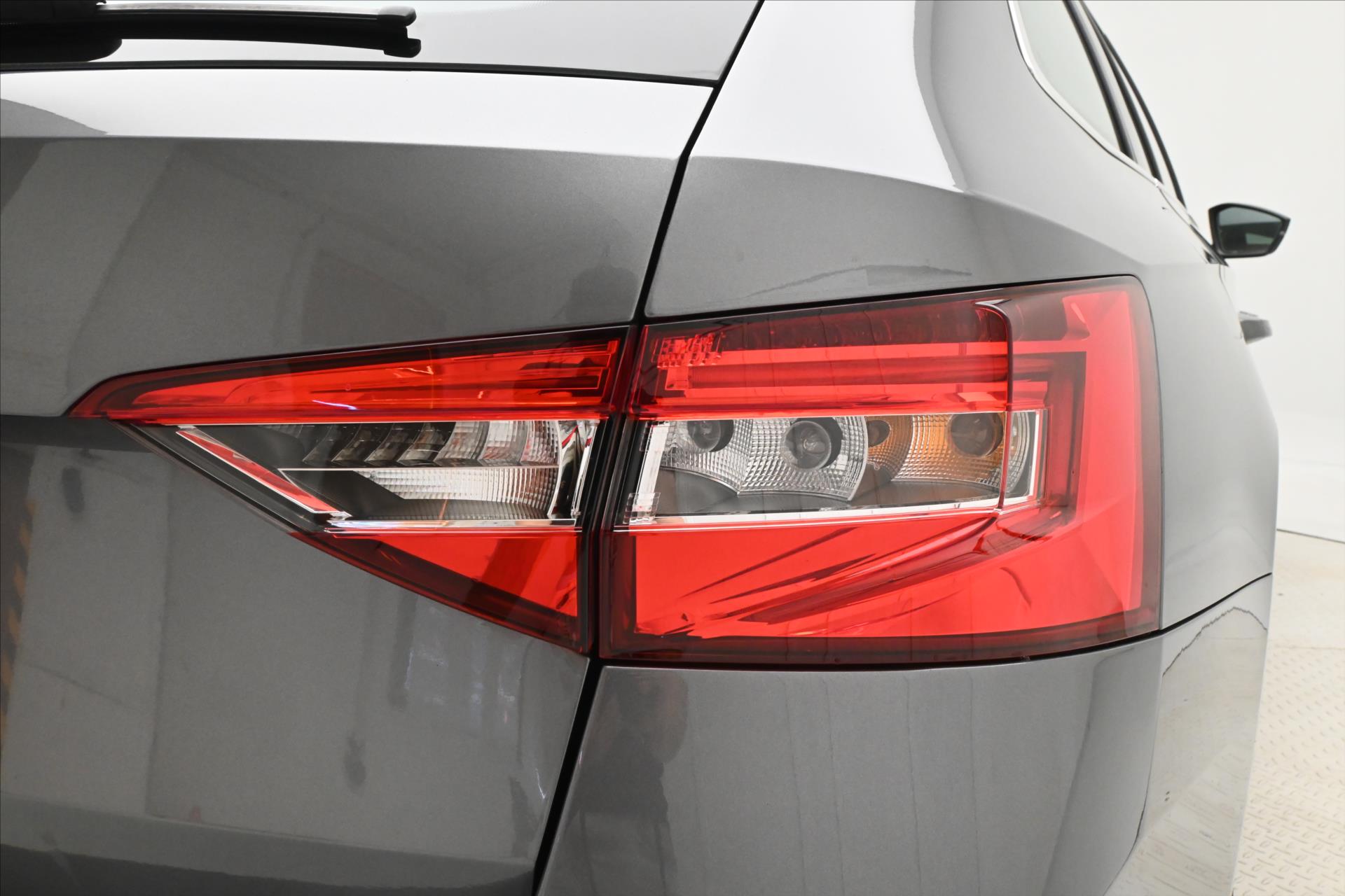 Hlavní fotografie vozu Škoda Superb 2,0 TDI 110 kW DSG Style Záruka až 5 let (30)