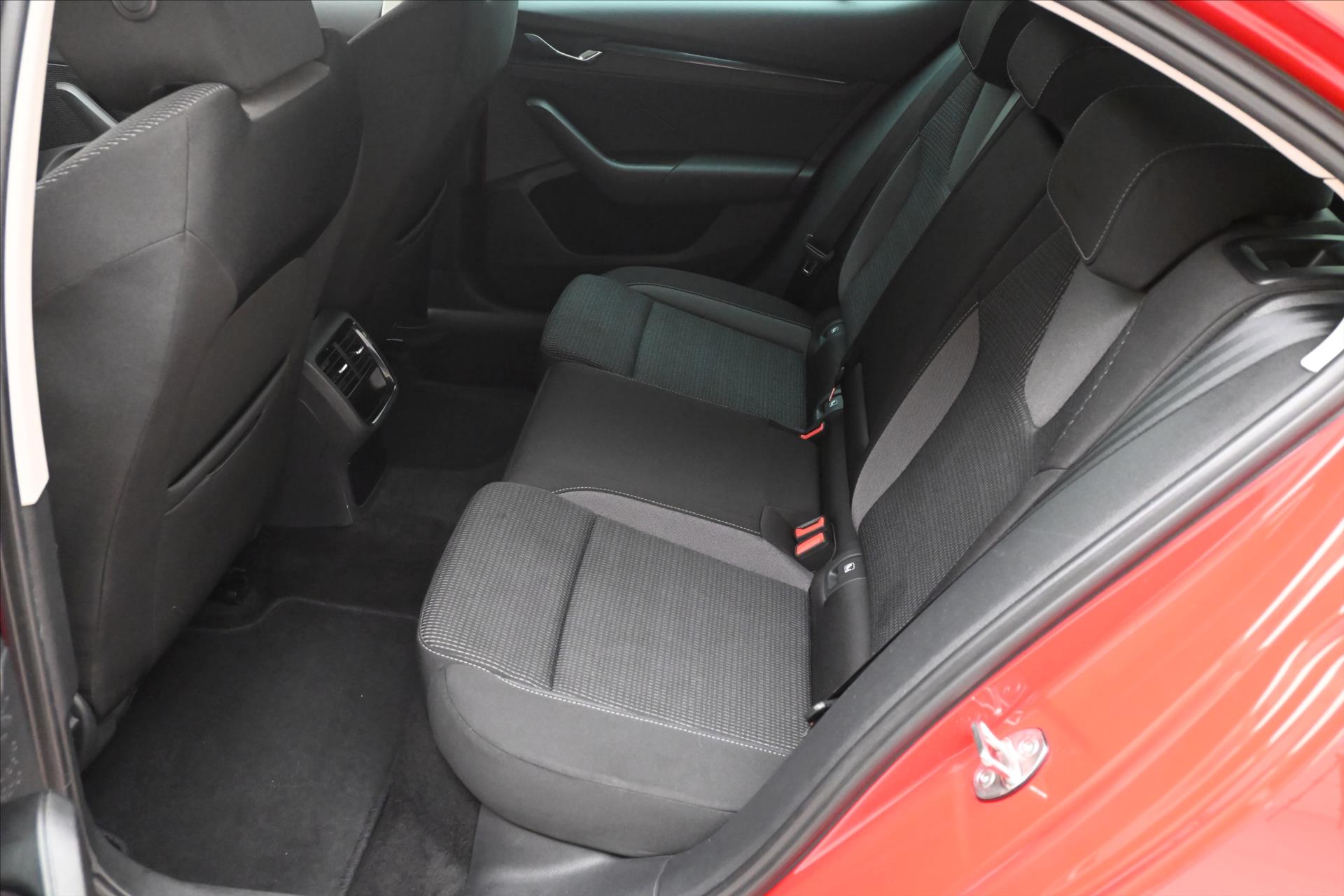 Main photo of the car Skoda Octavia 2.0 TDI 110kW DSG Ambition Warranty up to 5 years (14)