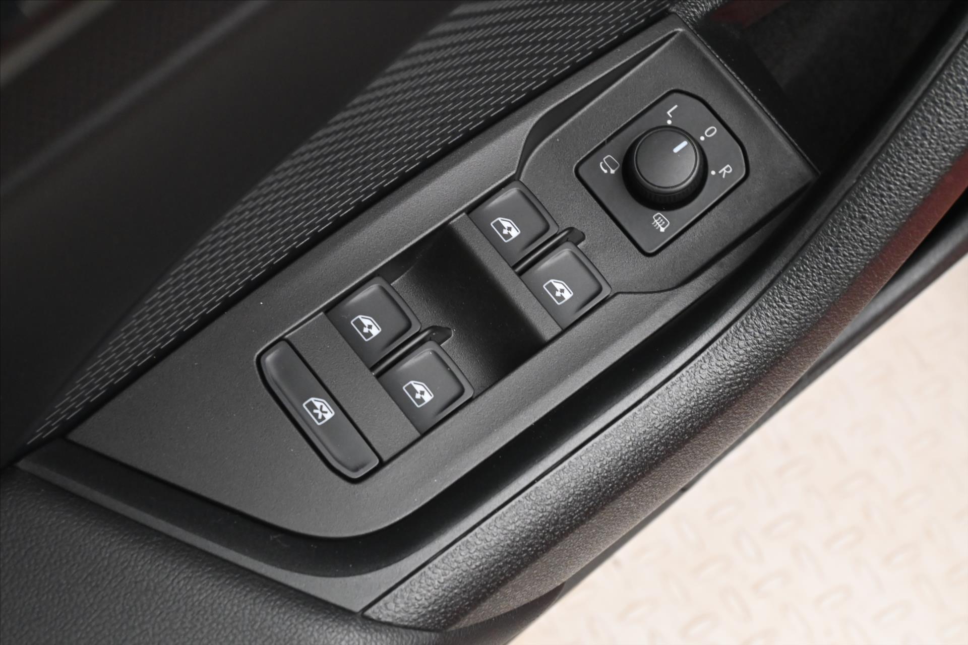 Hlavní fotografie vozu Škoda Octavia 2,0 TDI 110kW DSG VIRTUAL NAVI Záruka až 5 let (25)