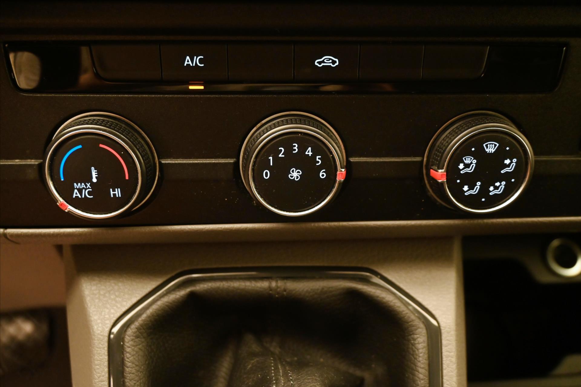 Main photo of the car Volkswagen Transporter 2.0 TDI 110kW Climate Cruise Control Warranty up to 5 years (20)
