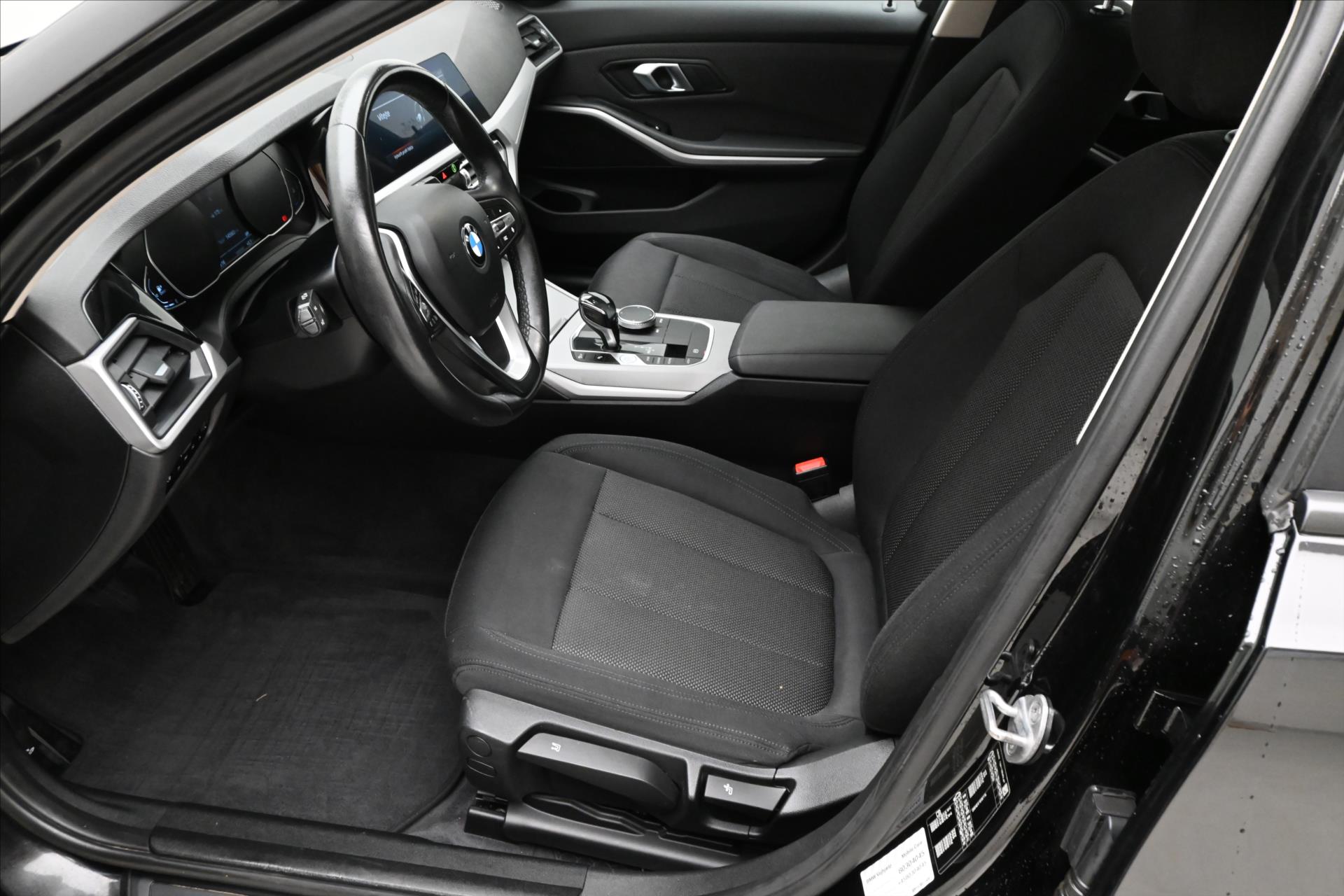 Hlavní fotografie vozu BMW Řada 3 2,0 320d 140 kW Steptronic Záruka až 5 let (13)
