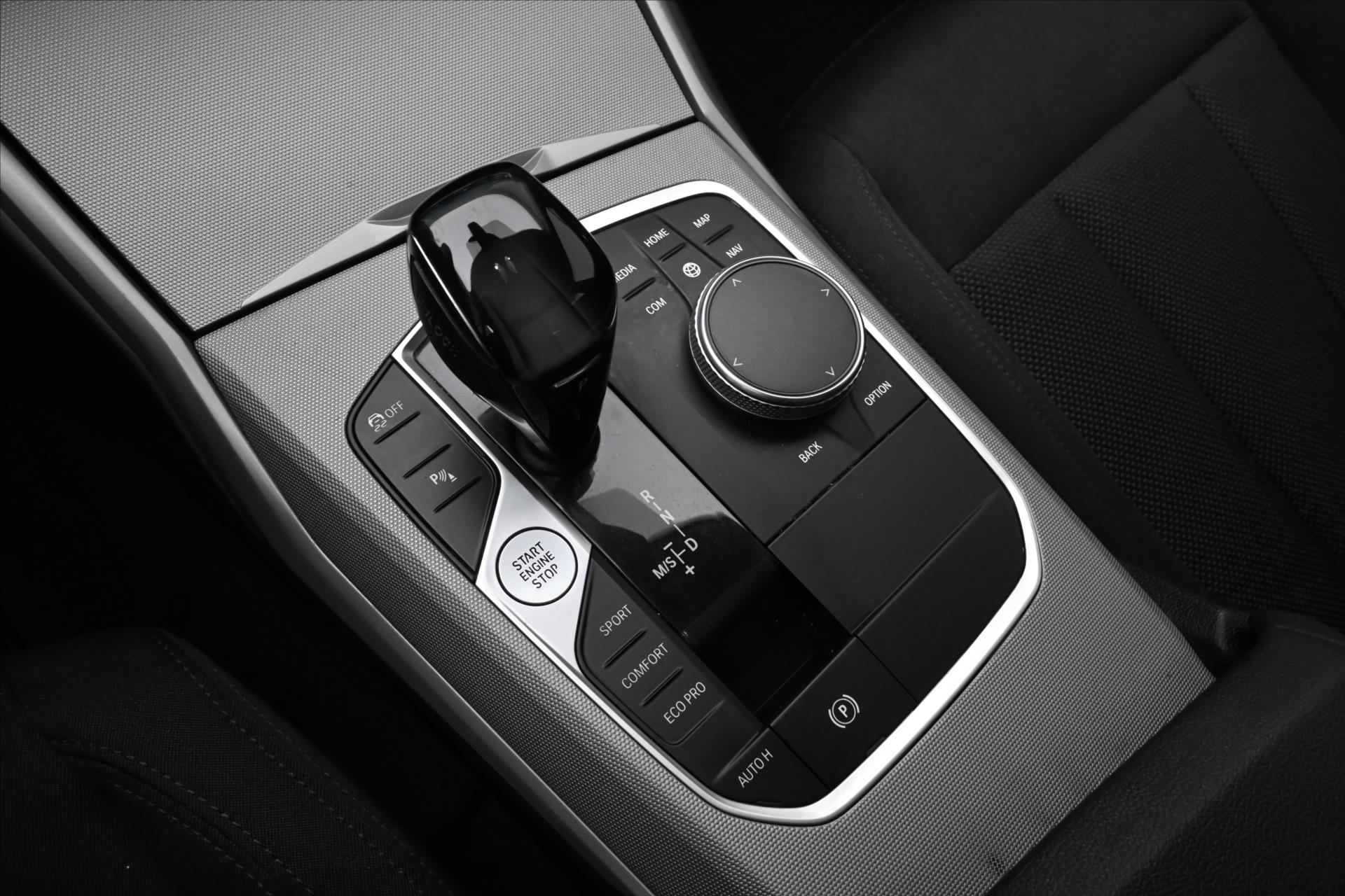 Hlavní fotografie vozu BMW Řada 3 2,0 320d 140 kW Steptronic Záruka až 5 let (22)