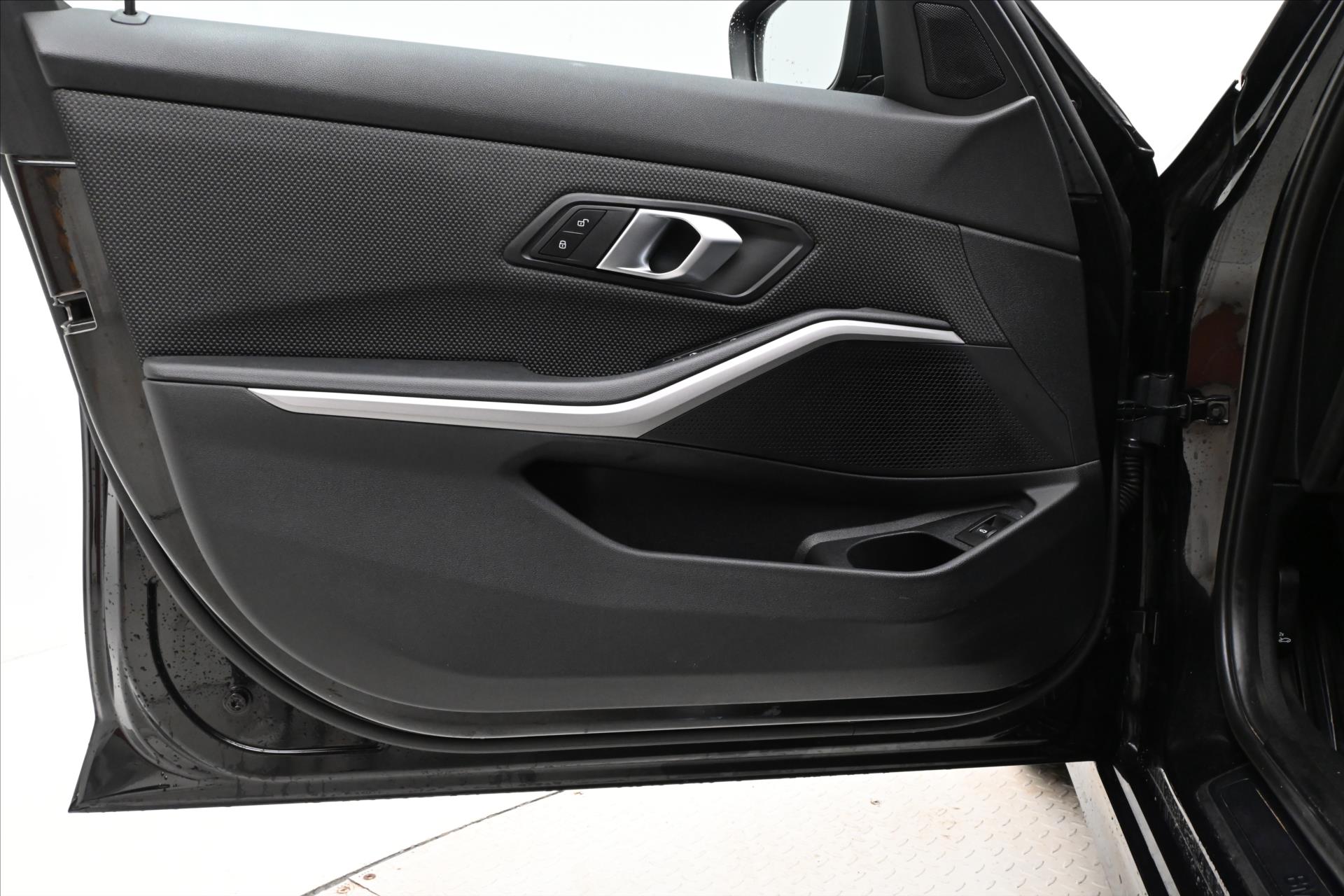 Hlavní fotografie vozu BMW Řada 3 2,0 320d 140 kW Steptronic Záruka až 5 let (24)
