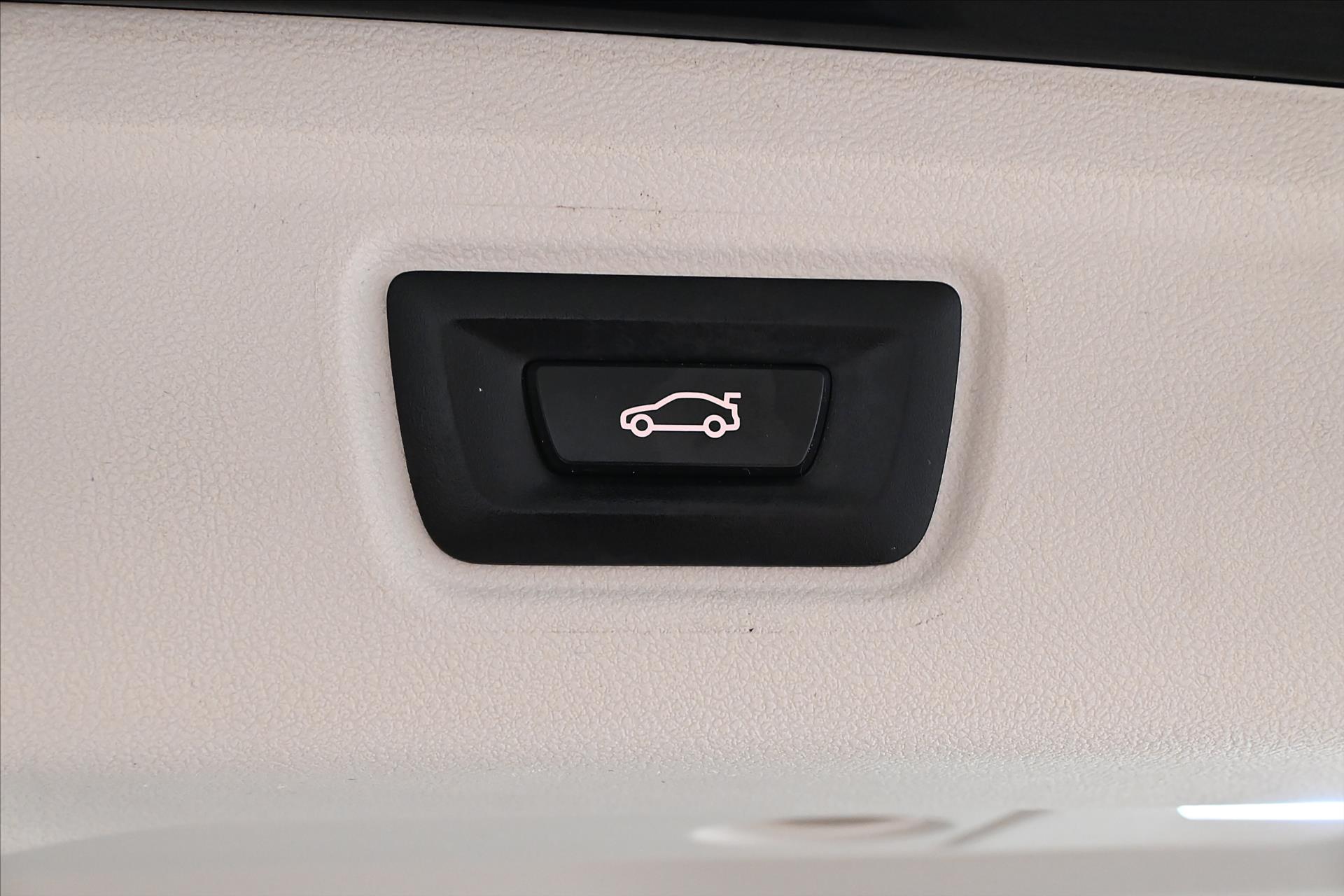 Hlavní fotografie vozu BMW Řada 3 2,0 320d 140 kW Steptronic Záruka až 5 let (27)