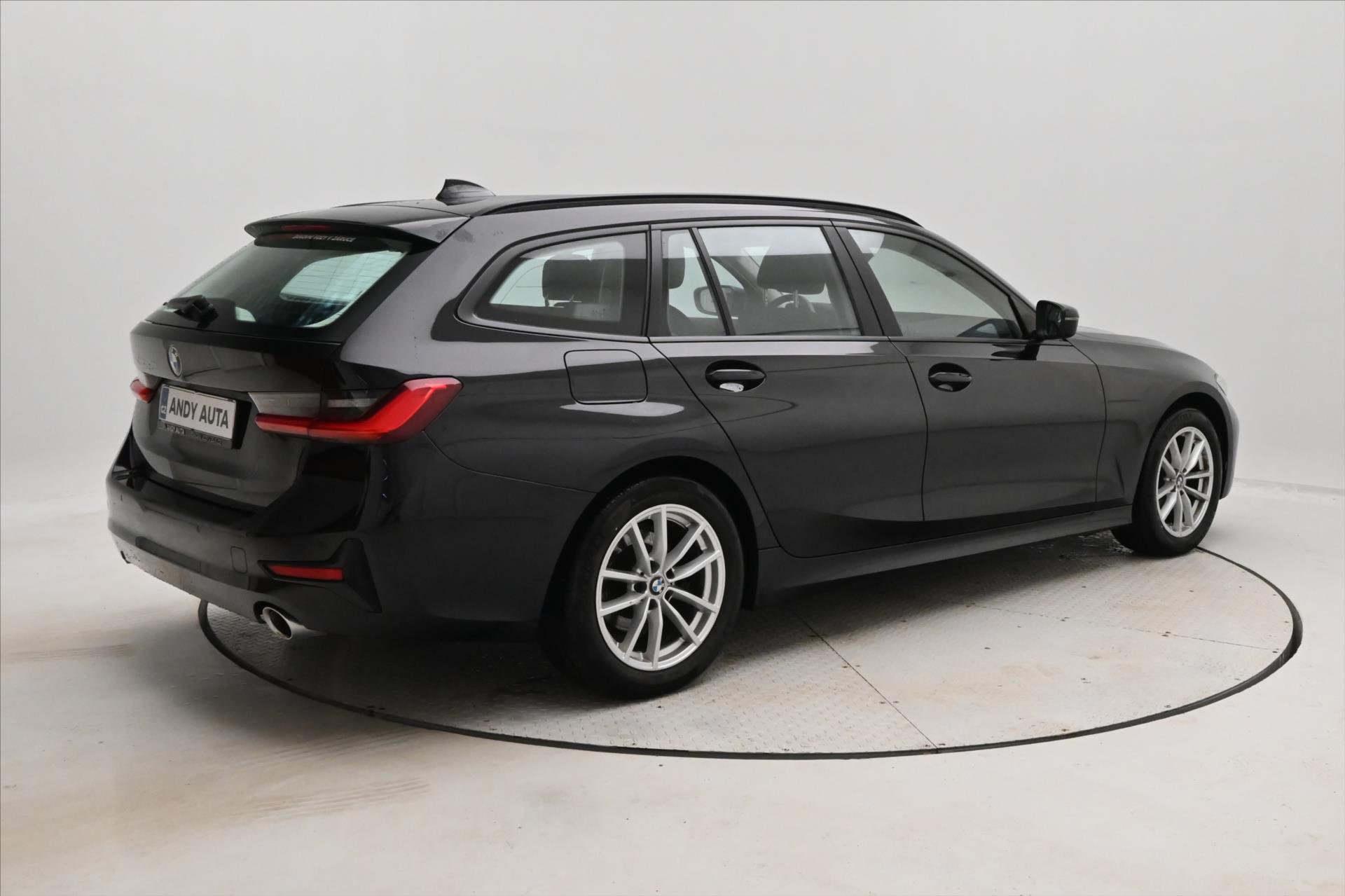 Hlavní fotografie vozu BMW Řada 3 2,0 320d 140 kW Steptronic Záruka až 5 let (5)