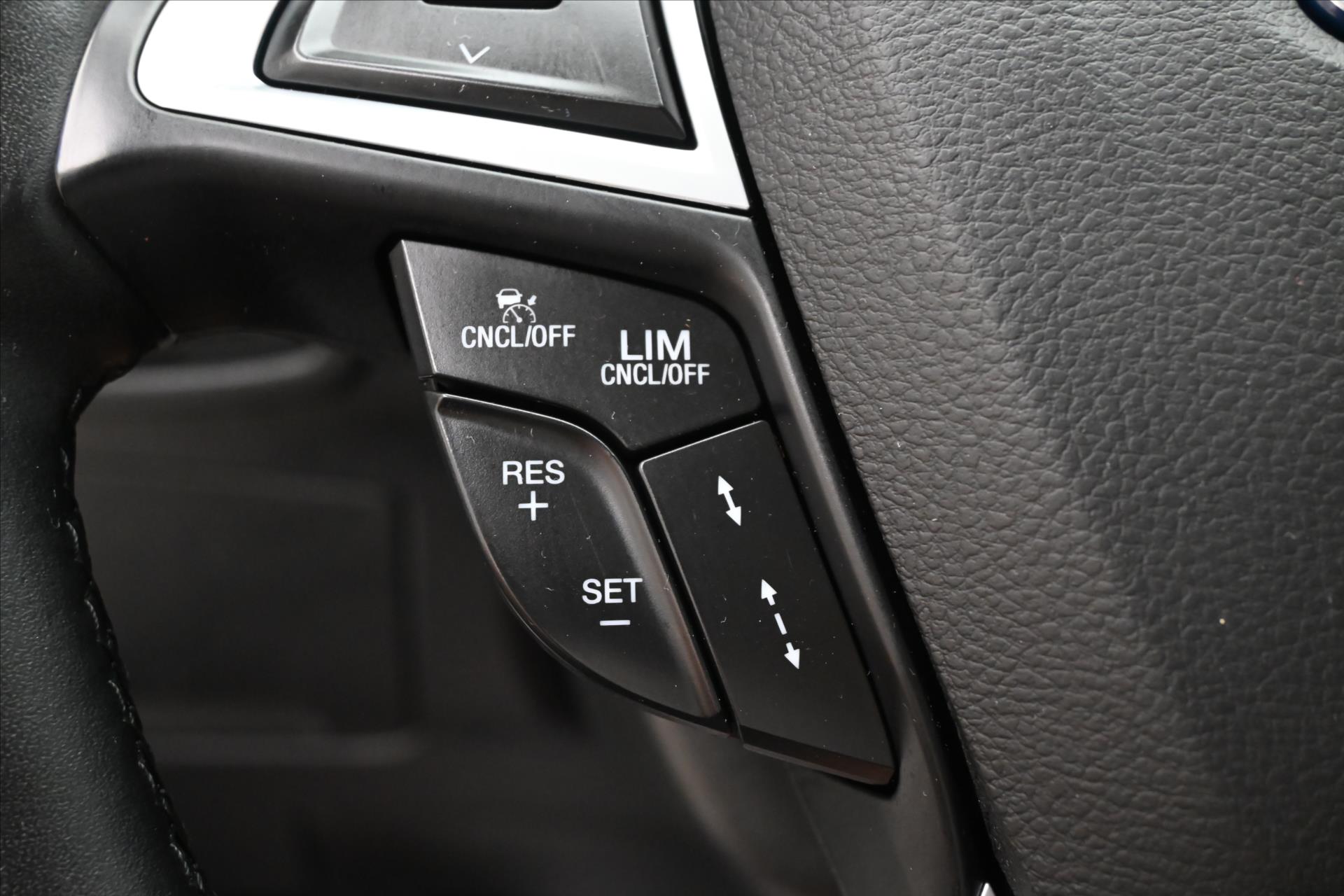 Hlavní fotografie vozu Ford S-MAX 2,5 Hybrid 140 kW AT Záruka až 5 let (22)