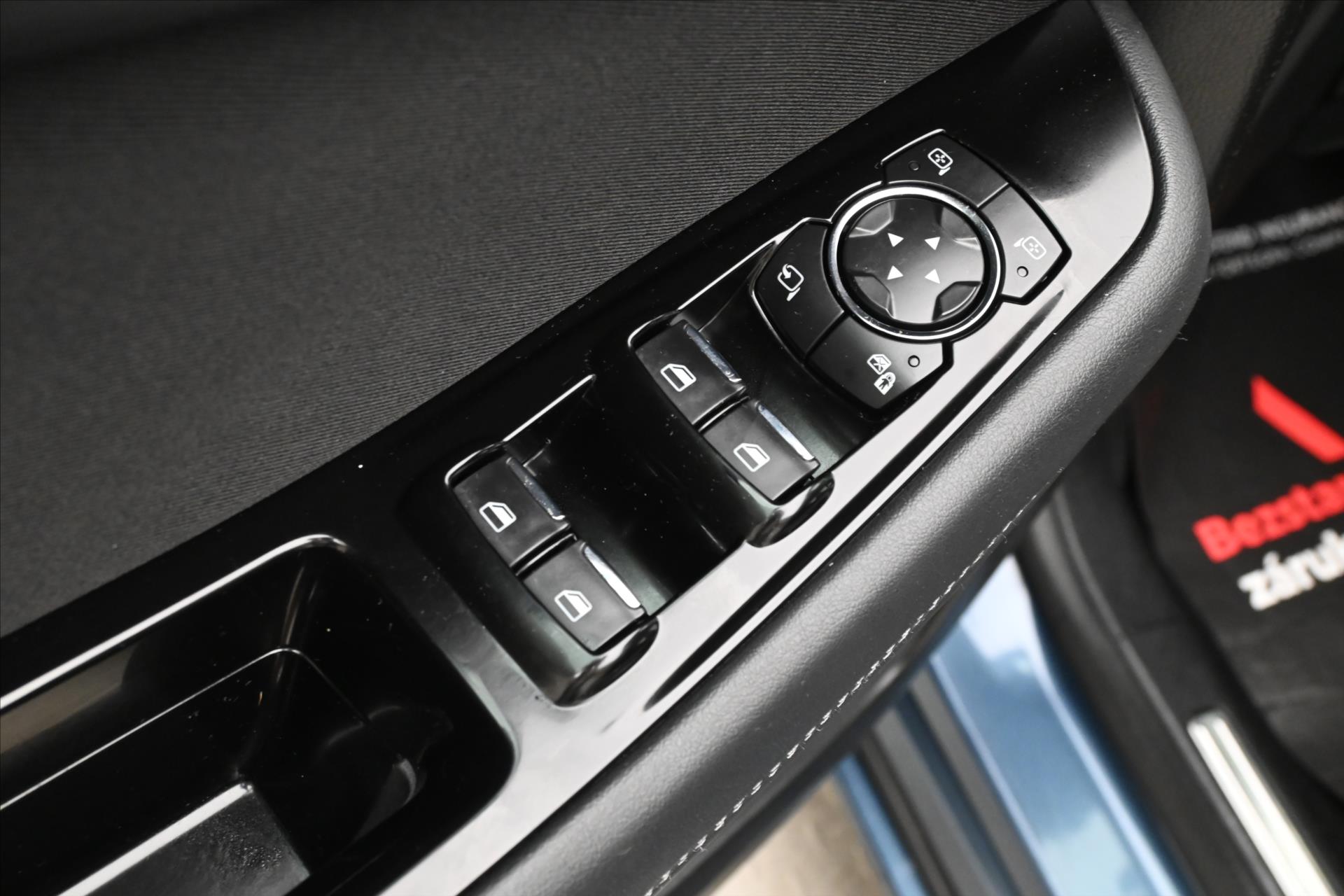 Hlavní fotografie vozu Ford S-MAX 2,5 Hybrid 140 kW AT Záruka až 5 let (25)