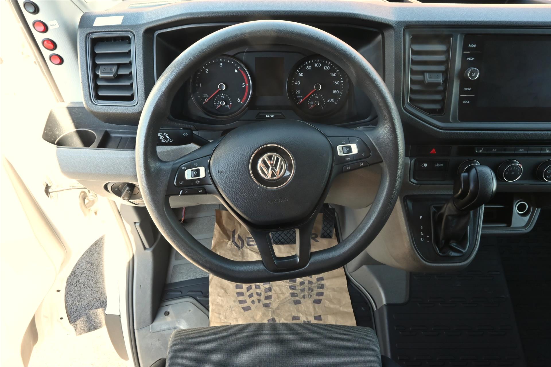 Hlavní fotografie vozu Volkswagen Crafter 2,0 TDI 130kW DSG L2H2 Záruka až 5 let (18)